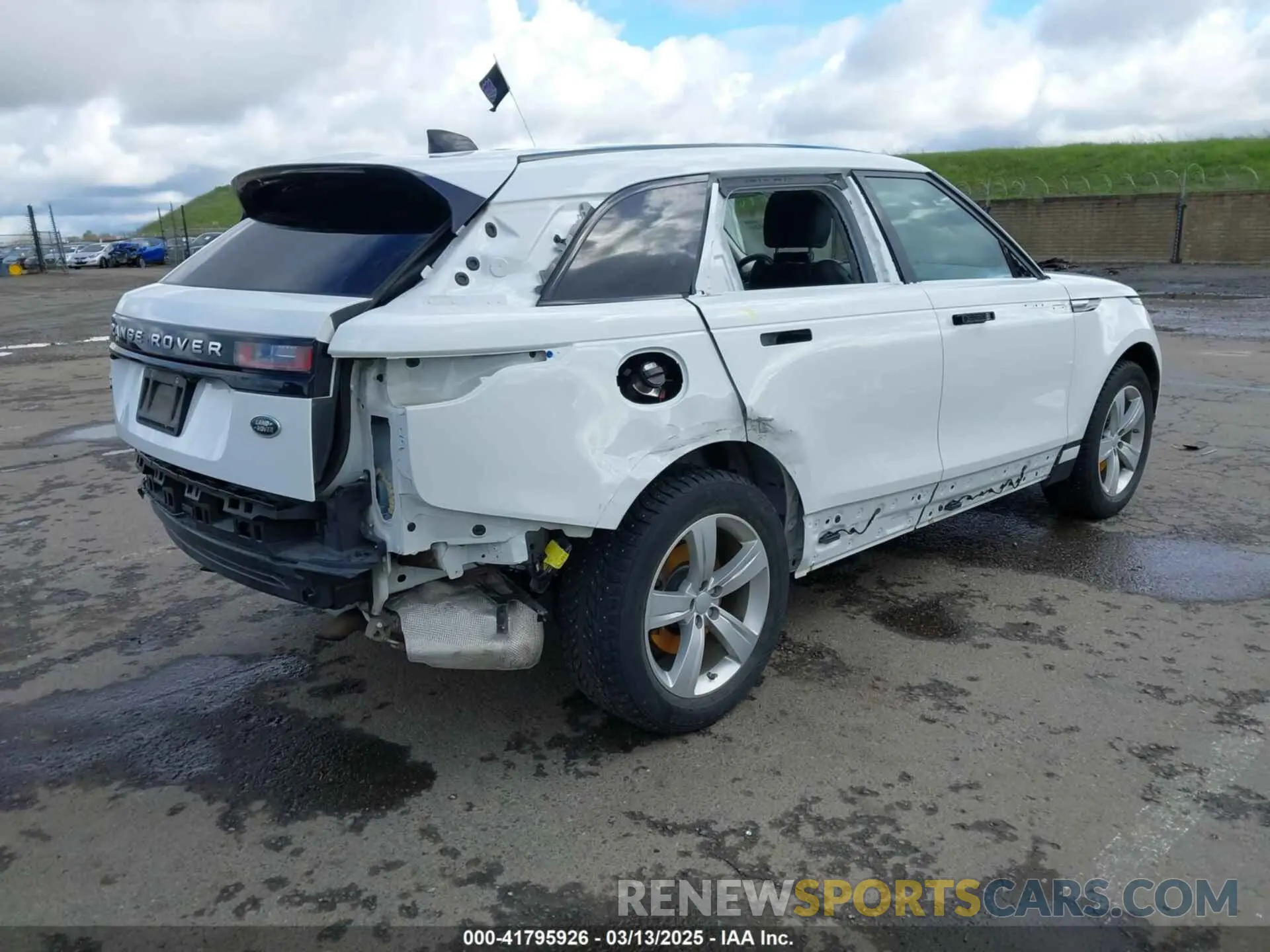 4 Photograph of a damaged car SALYB2EX4KA206989 LAND ROVER RANGE ROVER VELAR 2019