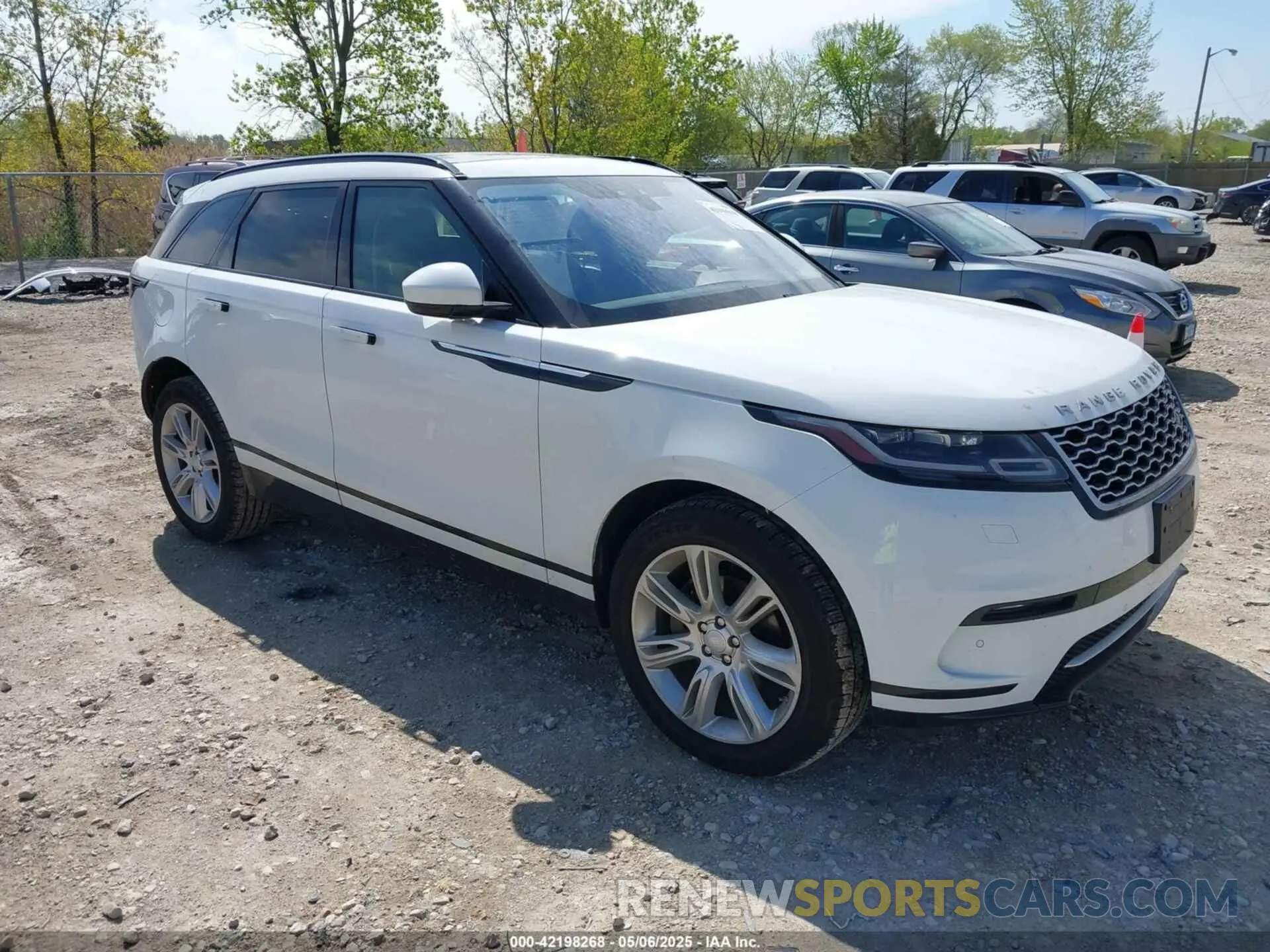 1 Photograph of a damaged car SALYB2EX6KA227908 LAND ROVER RANGE ROVER VELAR 2019