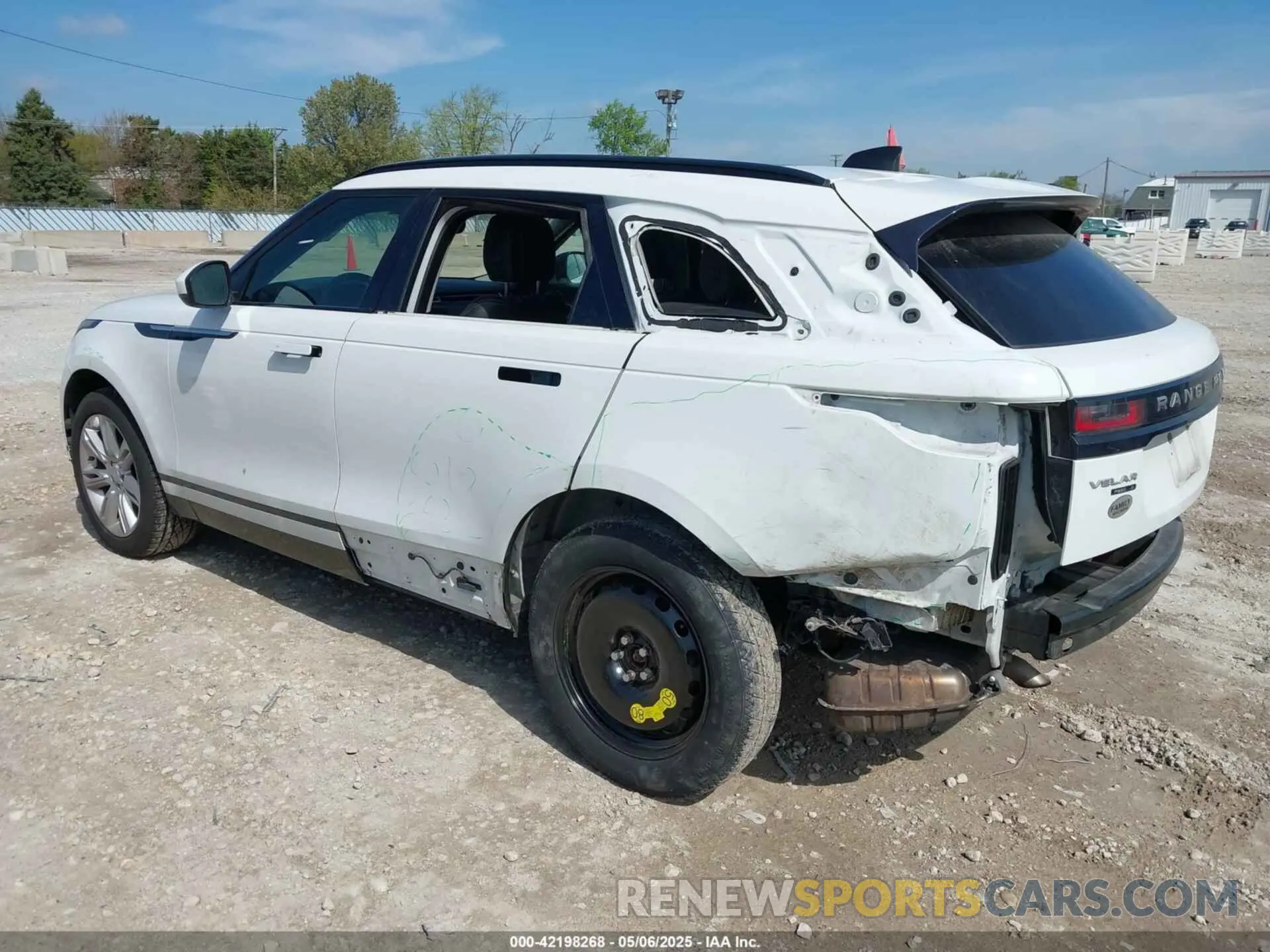 3 Photograph of a damaged car SALYB2EX6KA227908 LAND ROVER RANGE ROVER VELAR 2019
