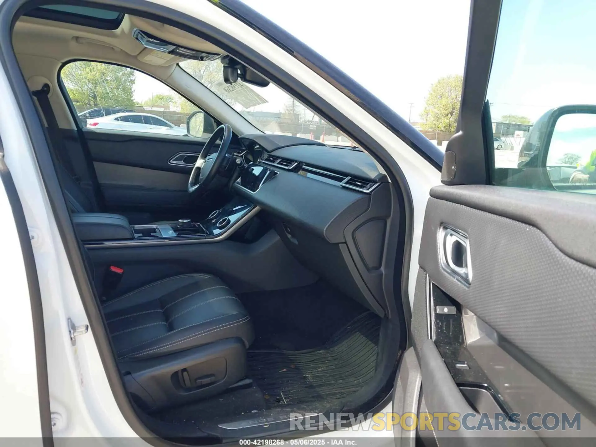 5 Photograph of a damaged car SALYB2EX6KA227908 LAND ROVER RANGE ROVER VELAR 2019