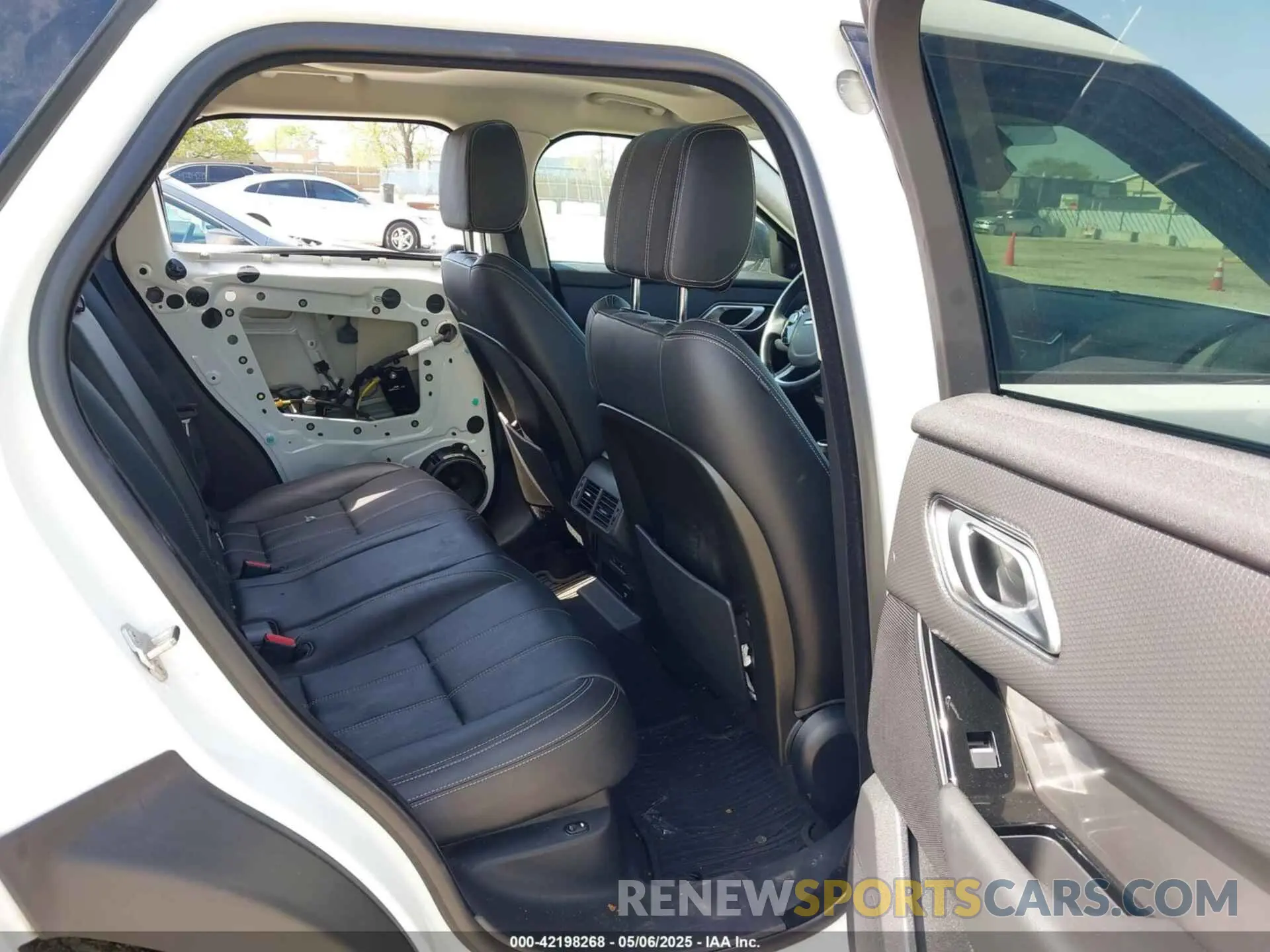 8 Photograph of a damaged car SALYB2EX6KA227908 LAND ROVER RANGE ROVER VELAR 2019