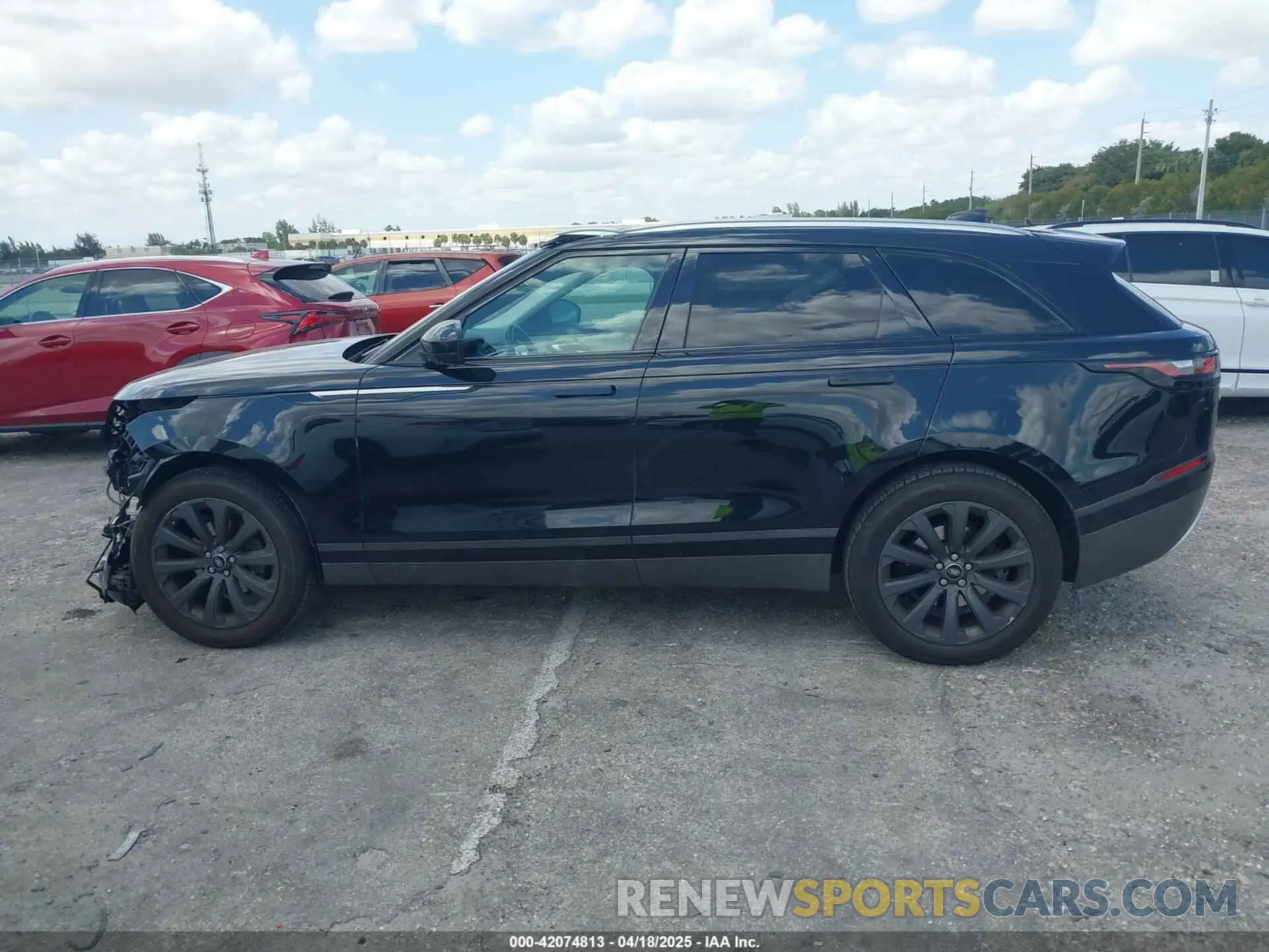 14 Photograph of a damaged car SALYB2EX7KA210115 LAND ROVER RANGE ROVER VELAR 2019