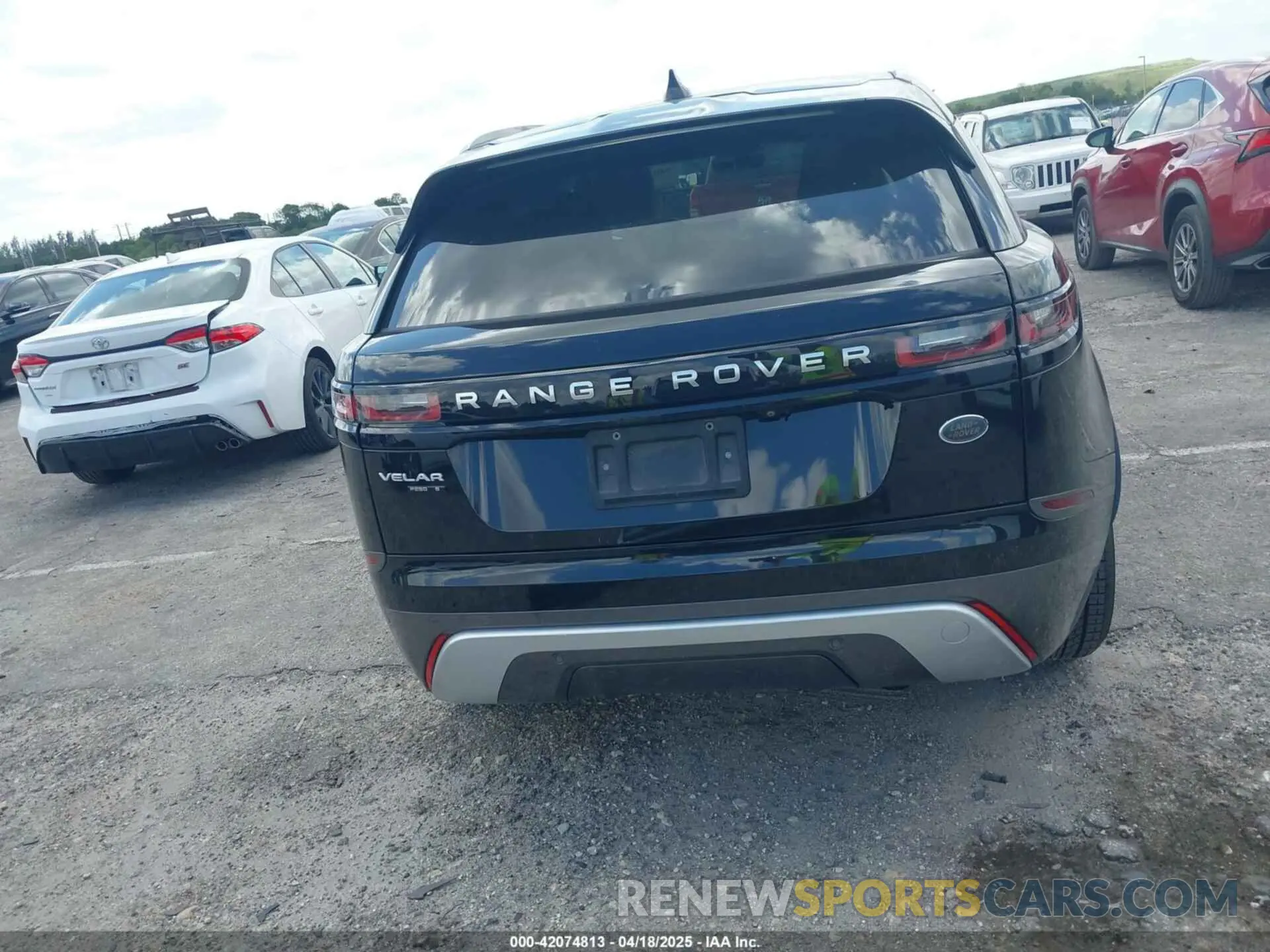 16 Photograph of a damaged car SALYB2EX7KA210115 LAND ROVER RANGE ROVER VELAR 2019