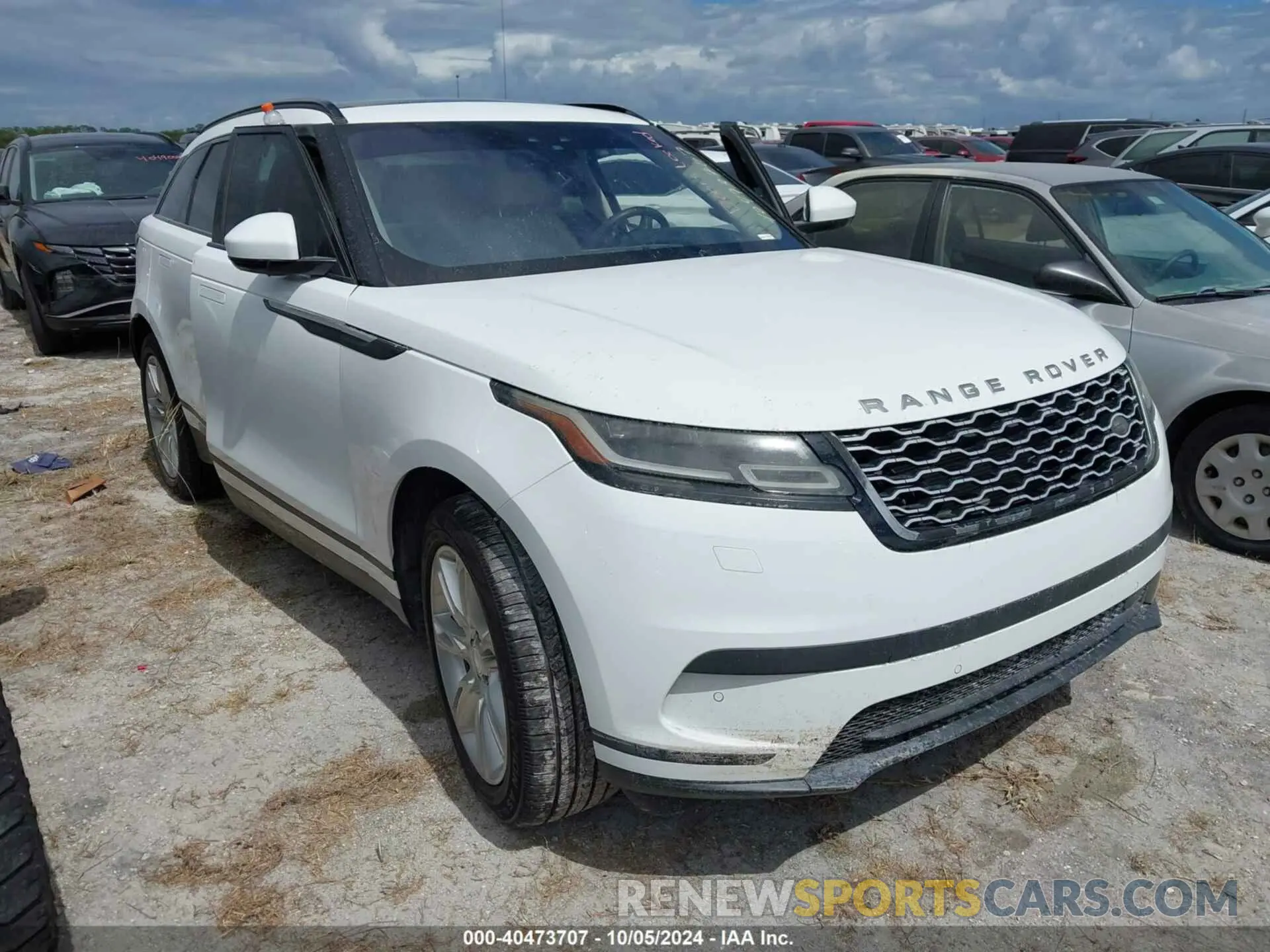 1 Photograph of a damaged car SALYB2EX8KA210043 LAND ROVER RANGE ROVER VELAR 2019