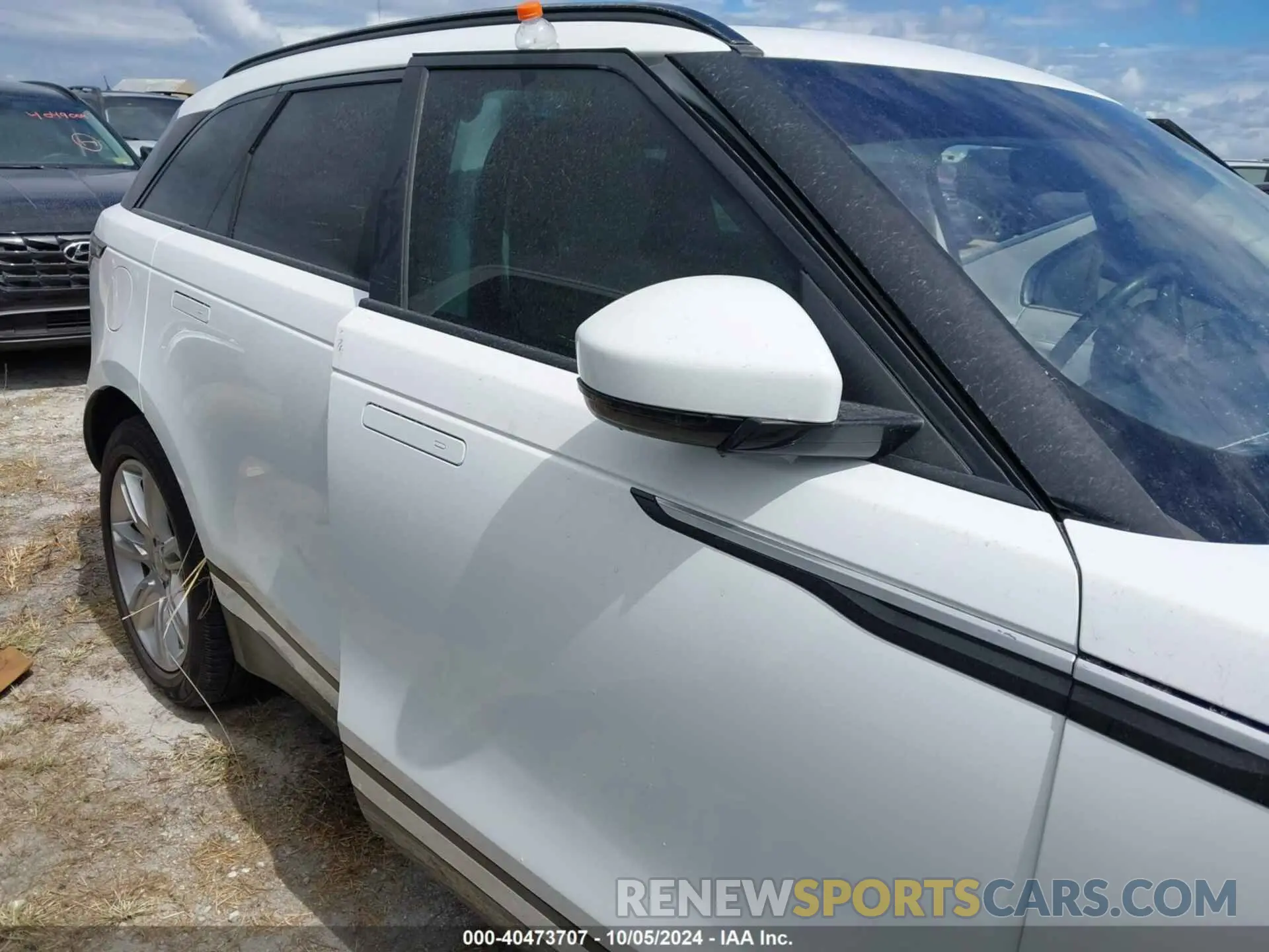 13 Photograph of a damaged car SALYB2EX8KA210043 LAND ROVER RANGE ROVER VELAR 2019