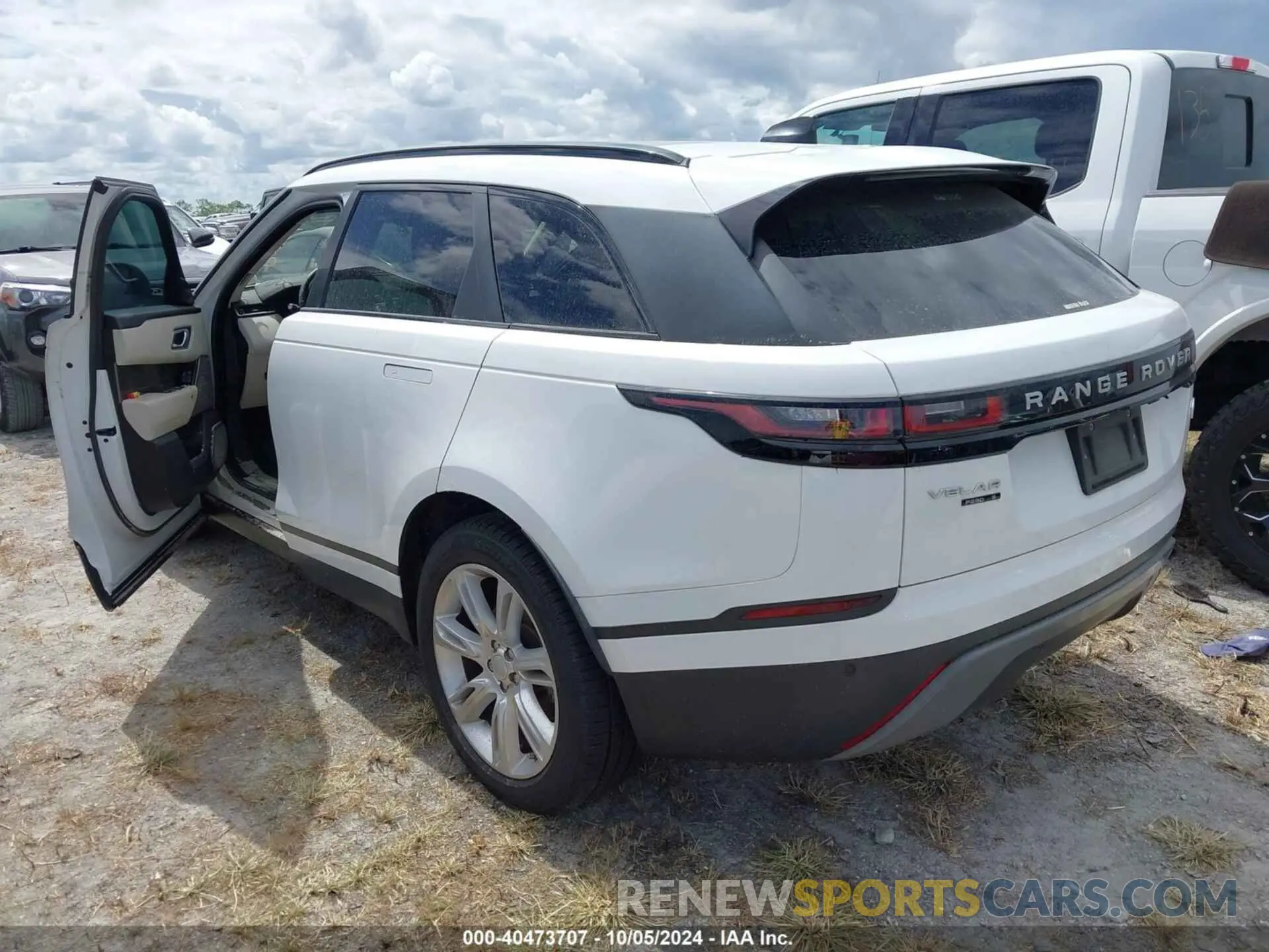 3 Photograph of a damaged car SALYB2EX8KA210043 LAND ROVER RANGE ROVER VELAR 2019