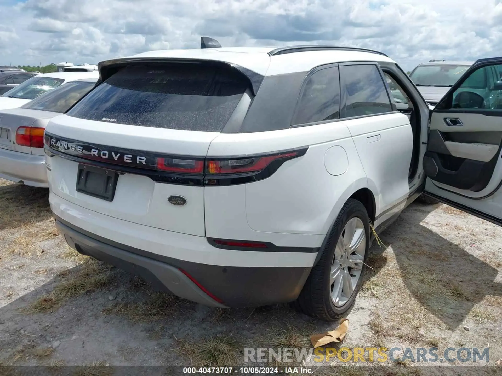 4 Photograph of a damaged car SALYB2EX8KA210043 LAND ROVER RANGE ROVER VELAR 2019