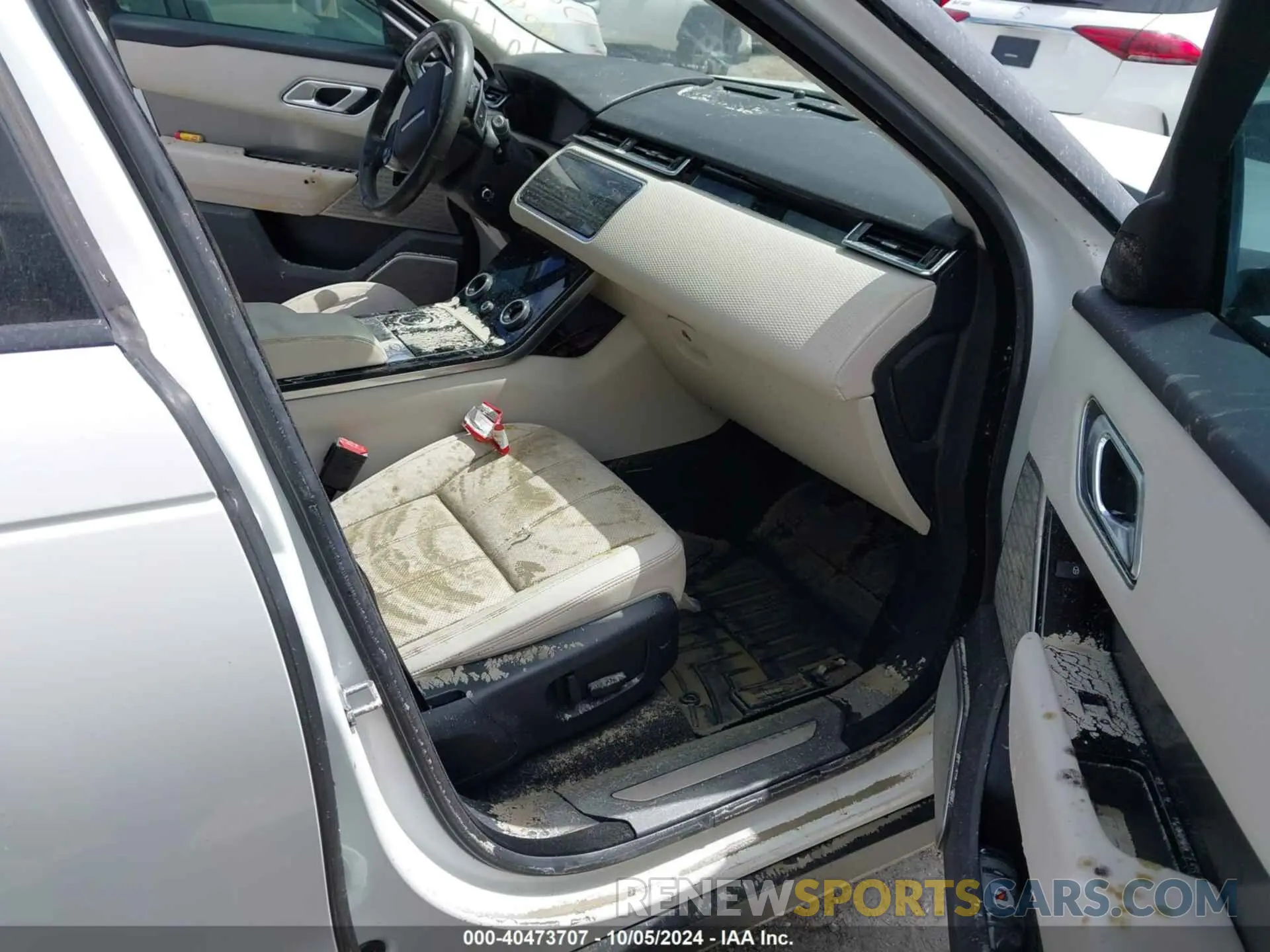 5 Photograph of a damaged car SALYB2EX8KA210043 LAND ROVER RANGE ROVER VELAR 2019