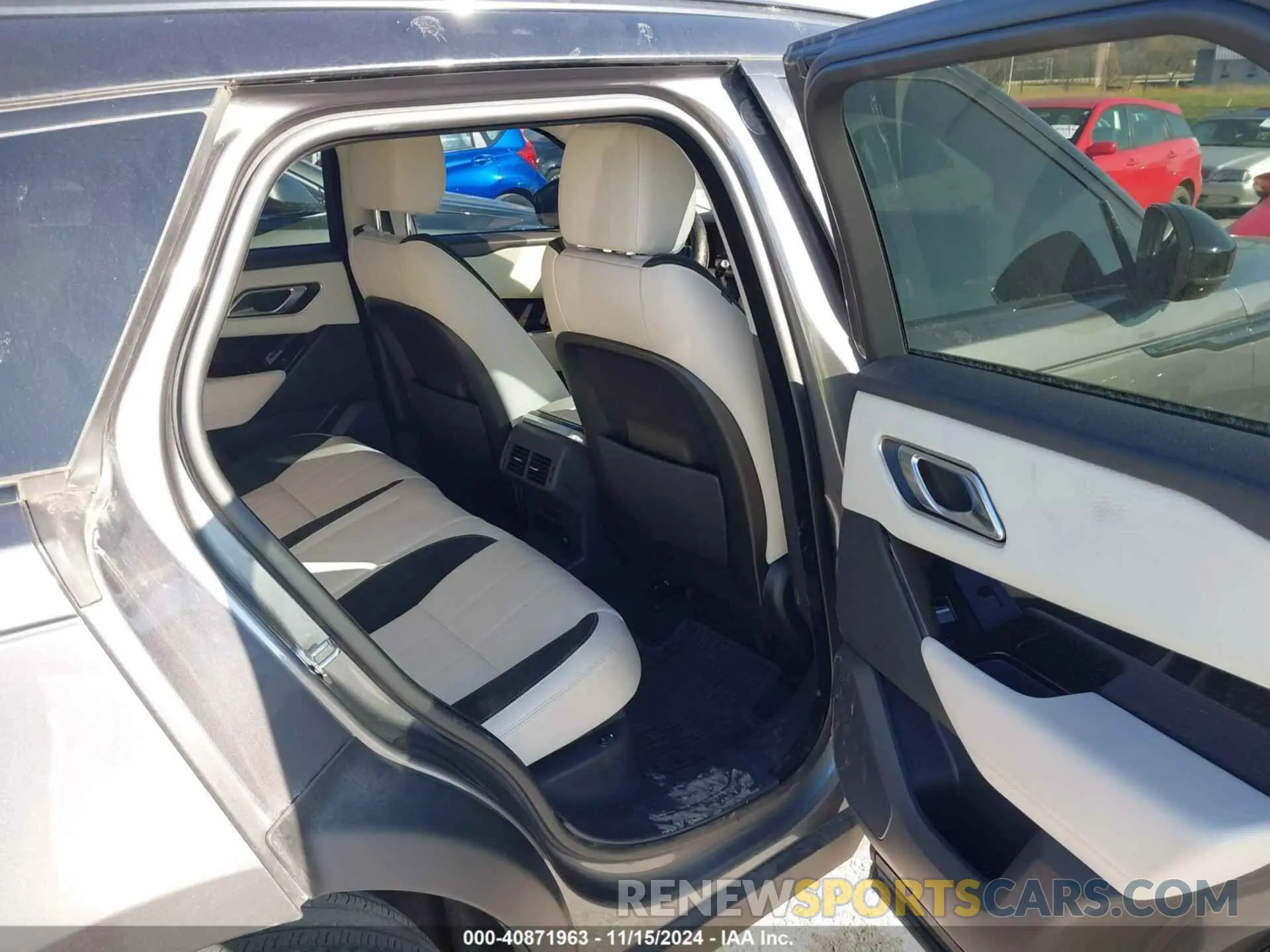 8 Photograph of a damaged car SALYB2EXXKA783199 LAND ROVER RANGE ROVER VELAR 2019