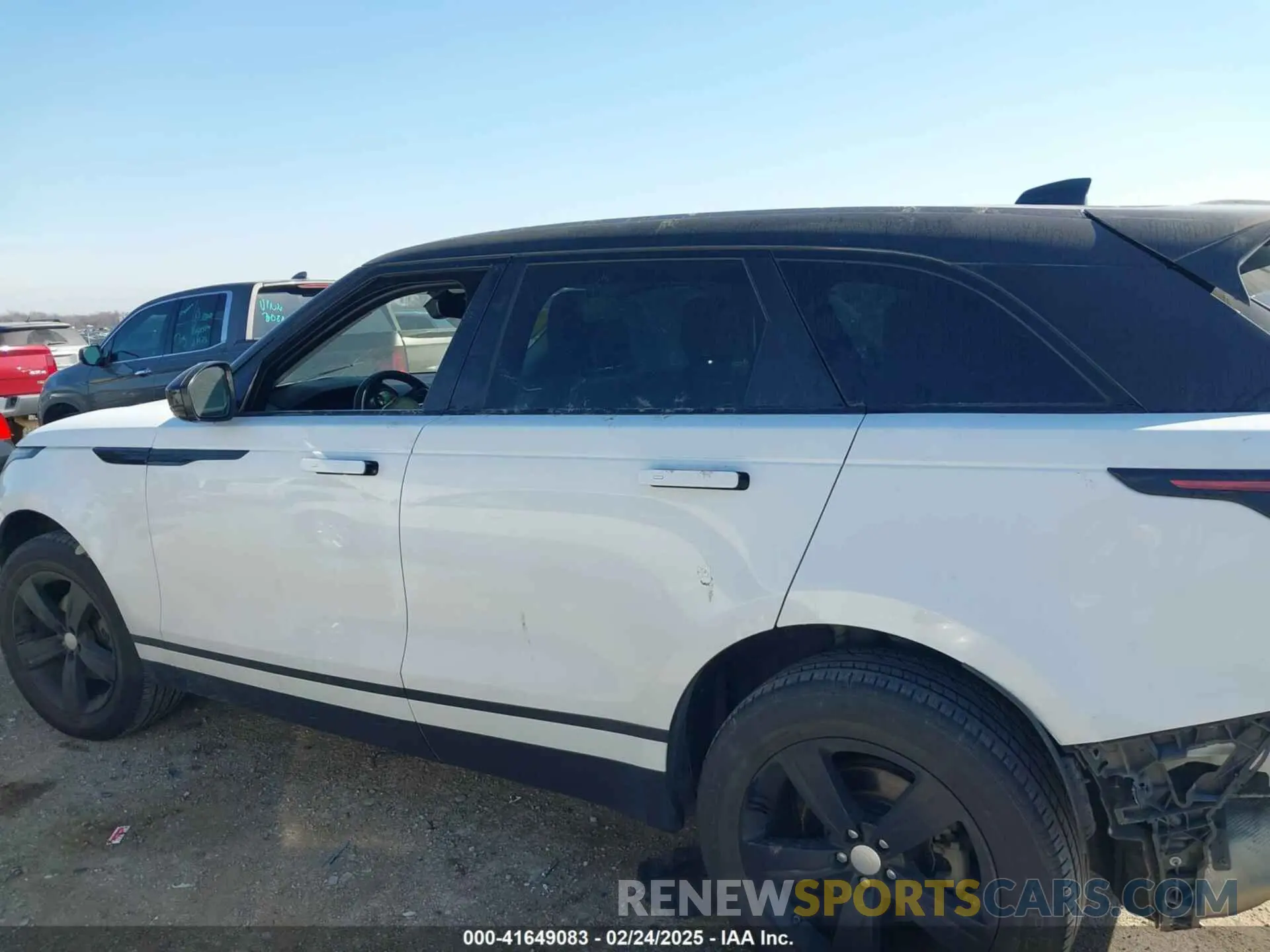 14 Photograph of a damaged car SALYB2EXXKA795871 LAND ROVER RANGE ROVER VELAR 2019