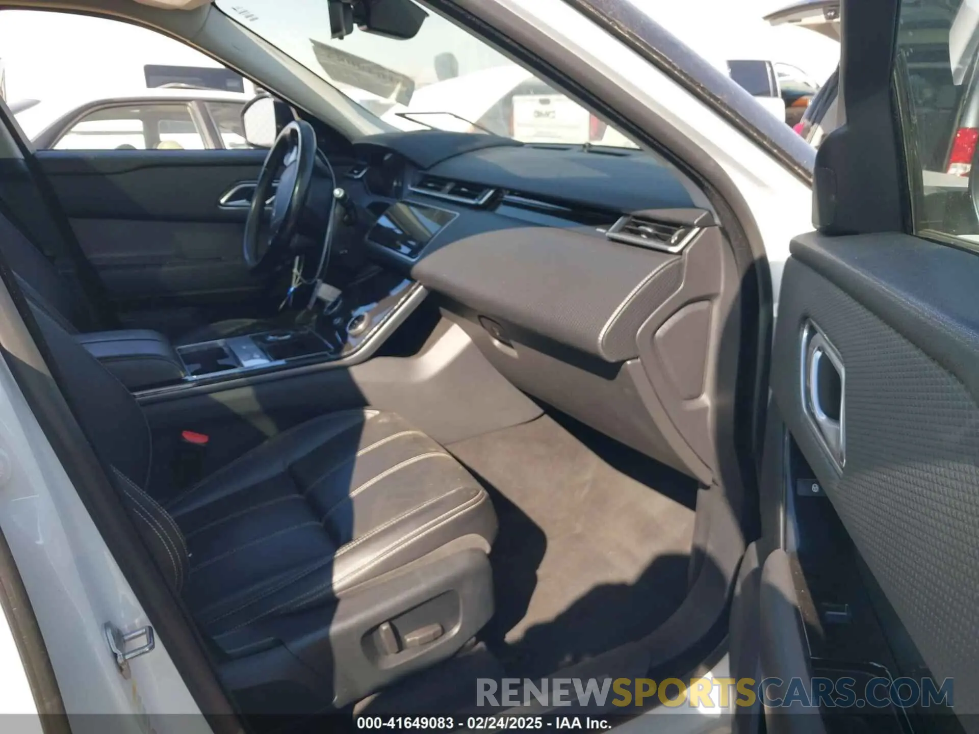 5 Photograph of a damaged car SALYB2EXXKA795871 LAND ROVER RANGE ROVER VELAR 2019