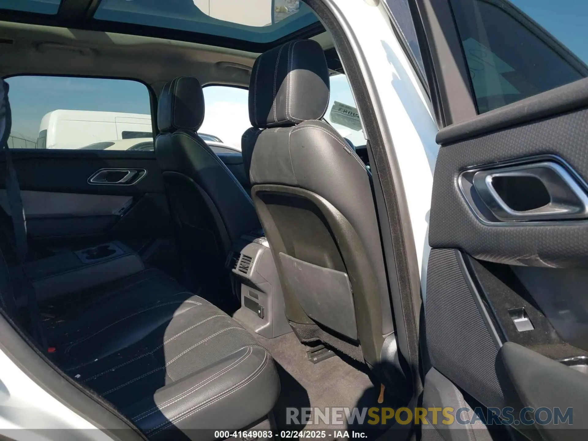 8 Photograph of a damaged car SALYB2EXXKA795871 LAND ROVER RANGE ROVER VELAR 2019