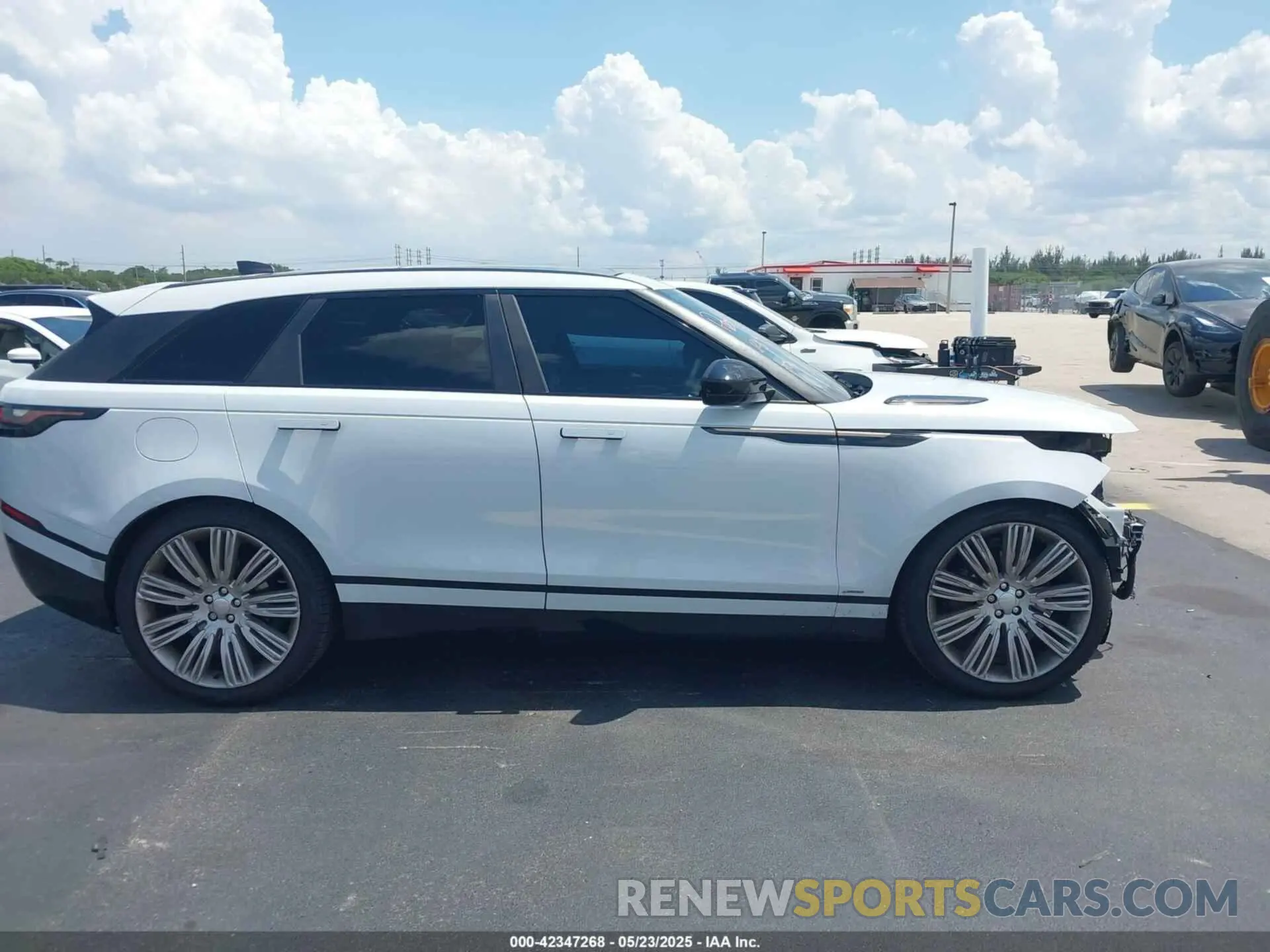 14 Photograph of a damaged car SALYL2EV9KA202481 LAND ROVER RANGE ROVER VELAR 2019