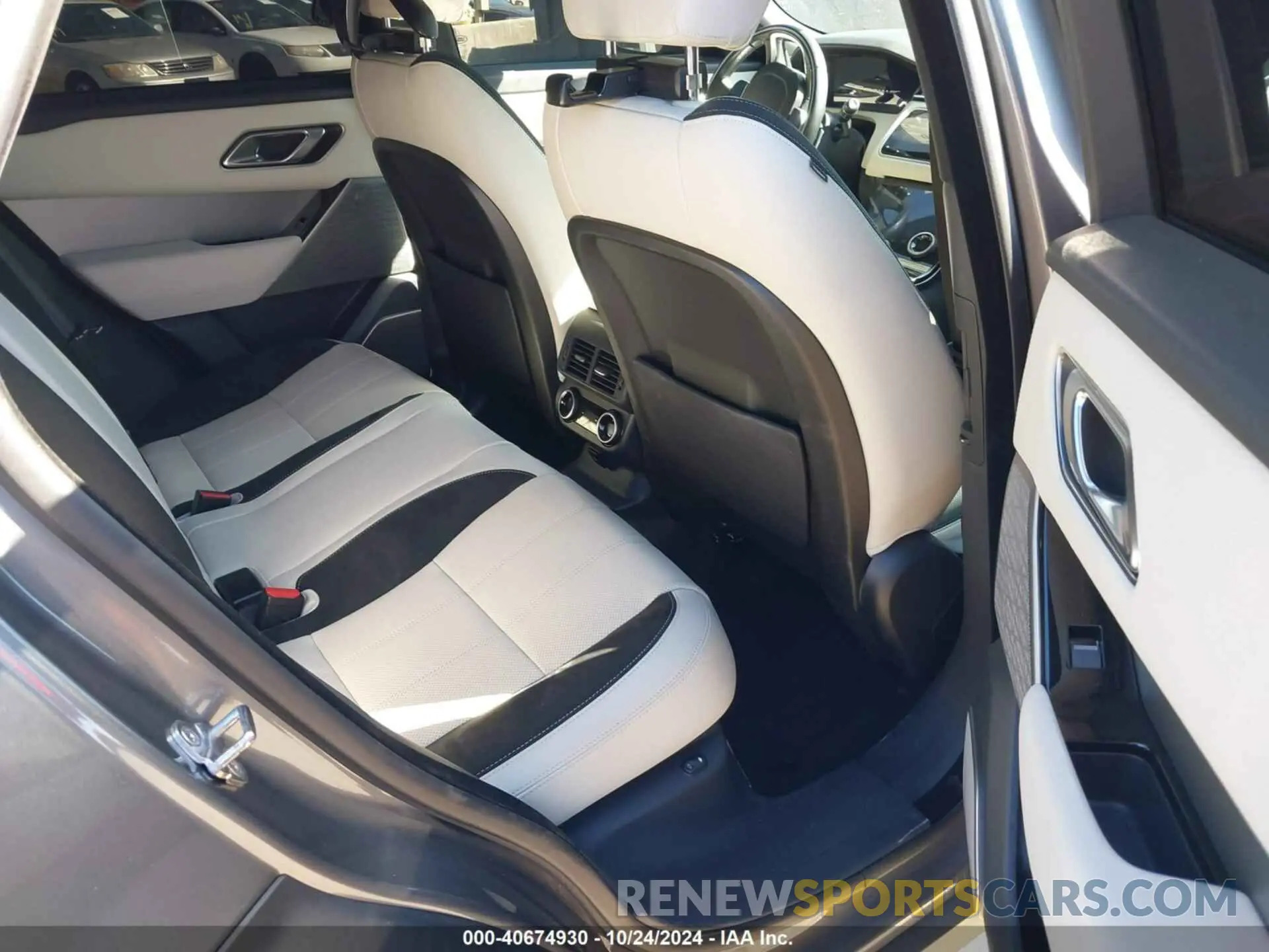8 Photograph of a damaged car SALYL2EX0KA222975 LAND ROVER RANGE ROVER VELAR 2019