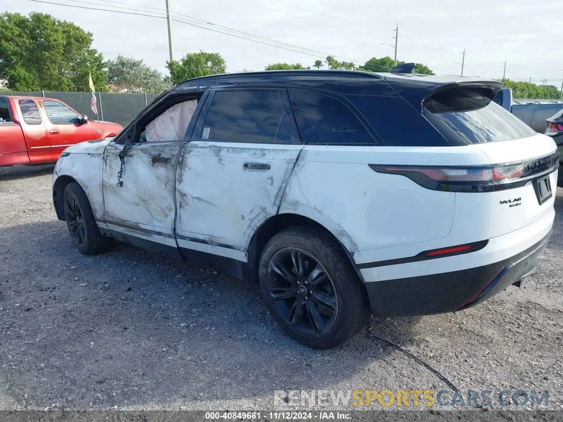 3 Photograph of a damaged car SALYL2EX0KA223978 LAND ROVER RANGE ROVER VELAR 2019