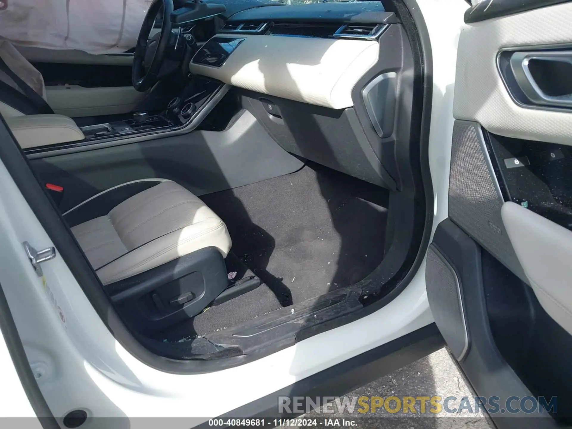 5 Photograph of a damaged car SALYL2EX0KA223978 LAND ROVER RANGE ROVER VELAR 2019
