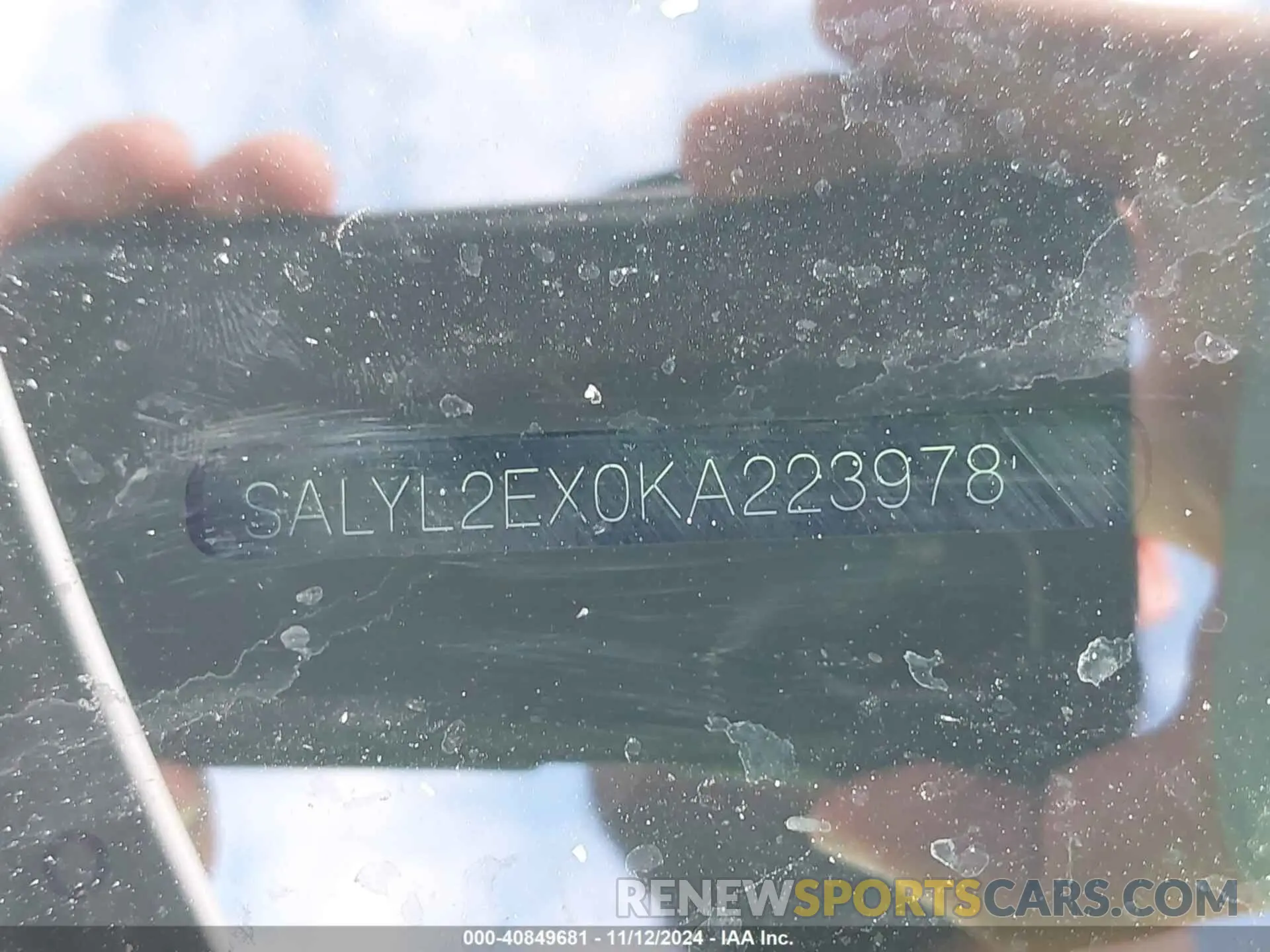 9 Photograph of a damaged car SALYL2EX0KA223978 LAND ROVER RANGE ROVER VELAR 2019