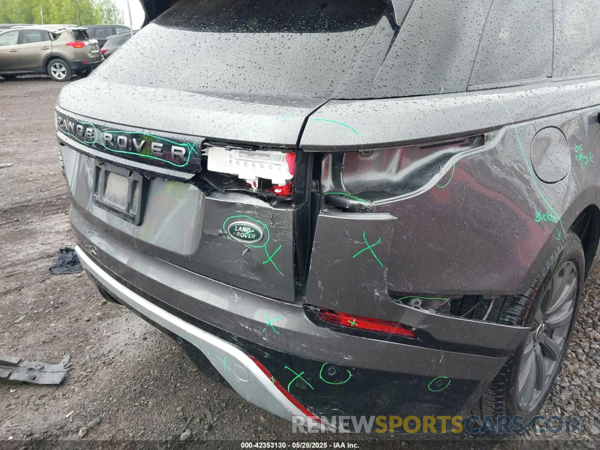 18 Photograph of a damaged car SALYL2EX1KA227926 LAND ROVER RANGE ROVER VELAR 2019