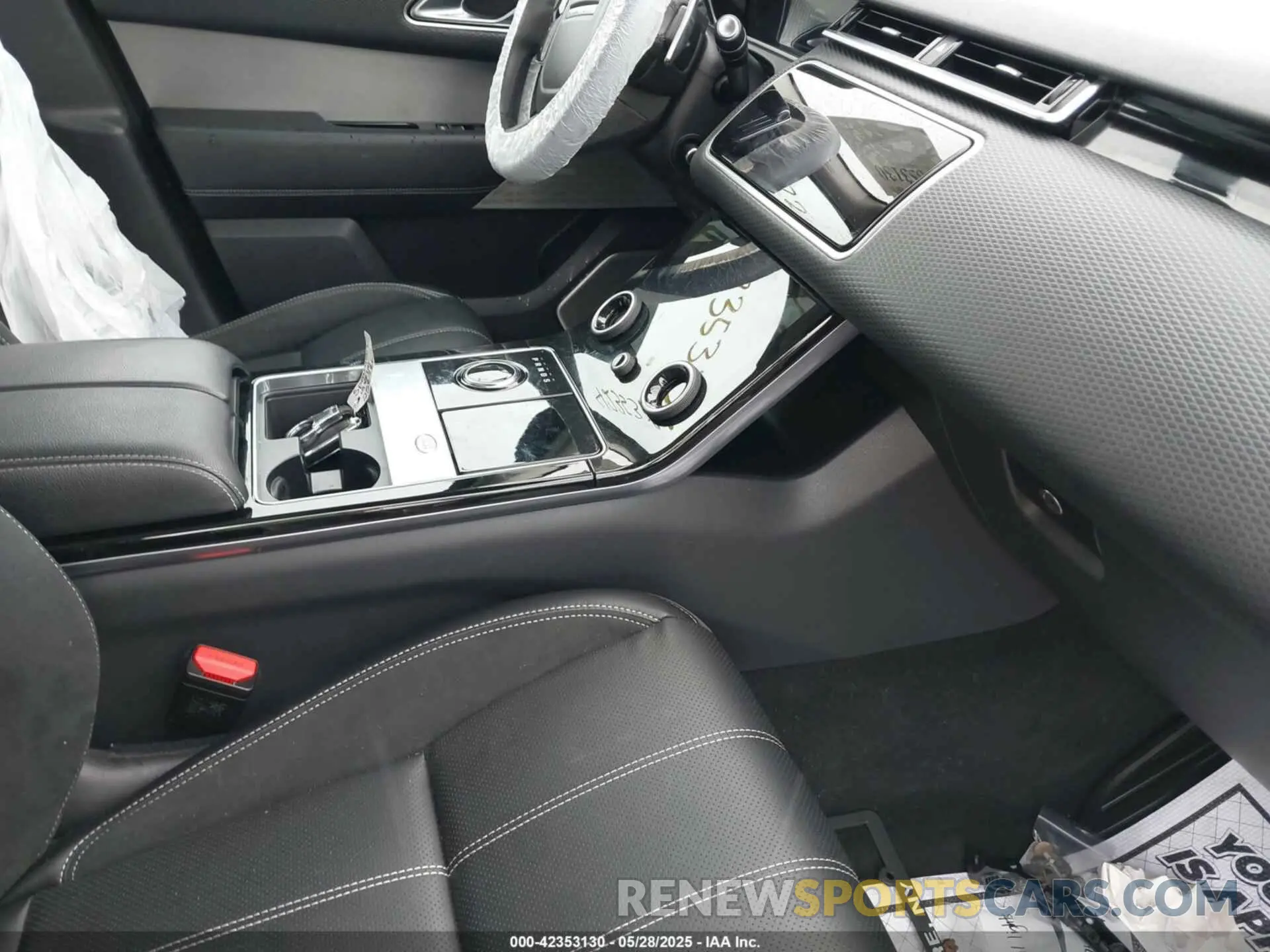 5 Photograph of a damaged car SALYL2EX1KA227926 LAND ROVER RANGE ROVER VELAR 2019