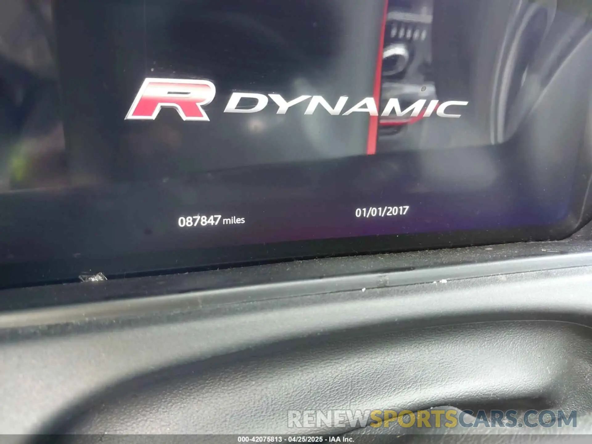 14 Photograph of a damaged car SALYL2EX4KA215446 LAND ROVER RANGE ROVER VELAR 2019