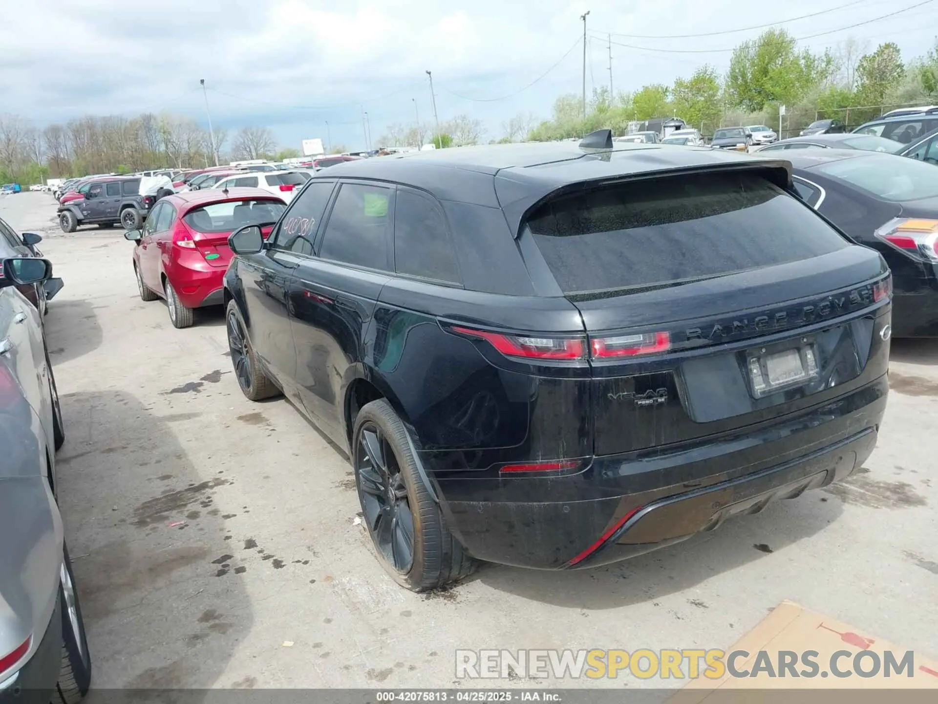 3 Photograph of a damaged car SALYL2EX4KA215446 LAND ROVER RANGE ROVER VELAR 2019