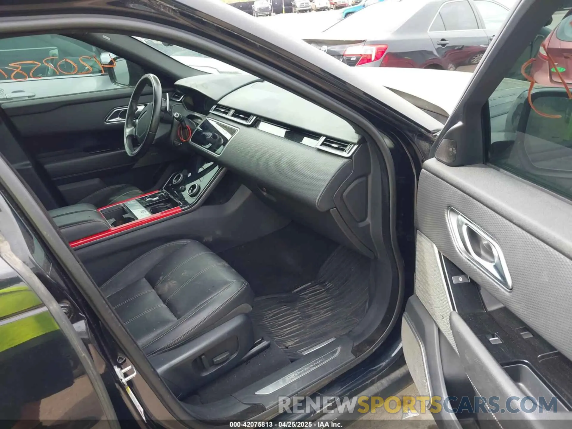 5 Photograph of a damaged car SALYL2EX4KA215446 LAND ROVER RANGE ROVER VELAR 2019