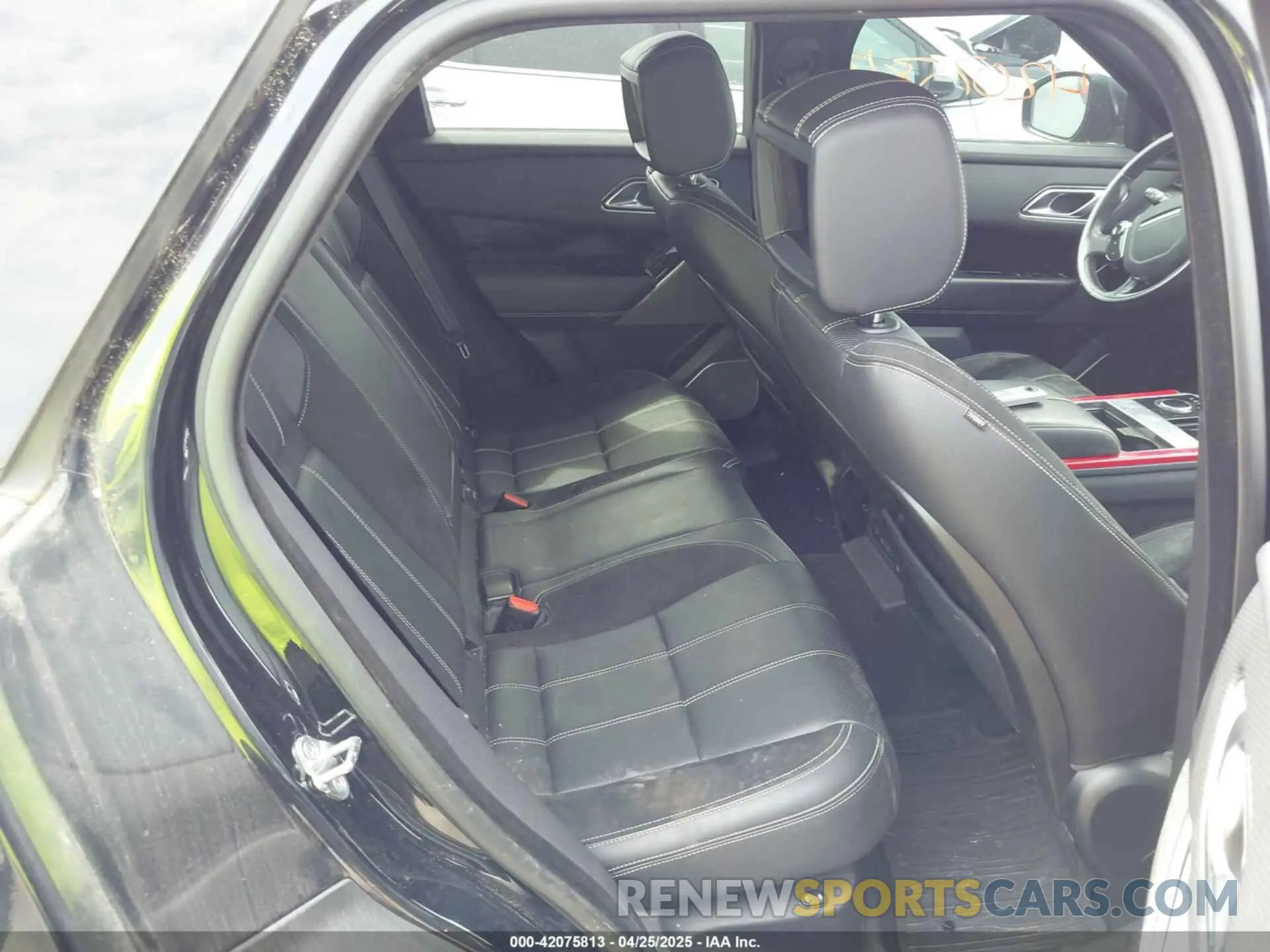 8 Photograph of a damaged car SALYL2EX4KA215446 LAND ROVER RANGE ROVER VELAR 2019