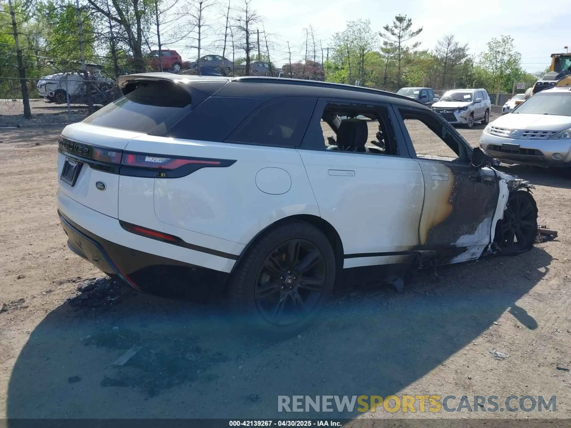 4 Photograph of a damaged car SALYL2EX5KA228531 LAND ROVER RANGE ROVER VELAR 2019