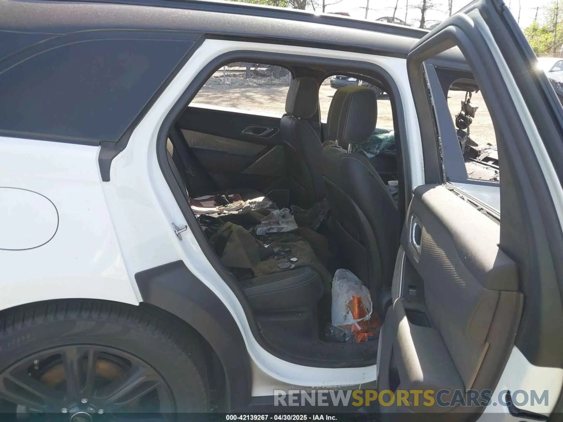 8 Photograph of a damaged car SALYL2EX5KA228531 LAND ROVER RANGE ROVER VELAR 2019