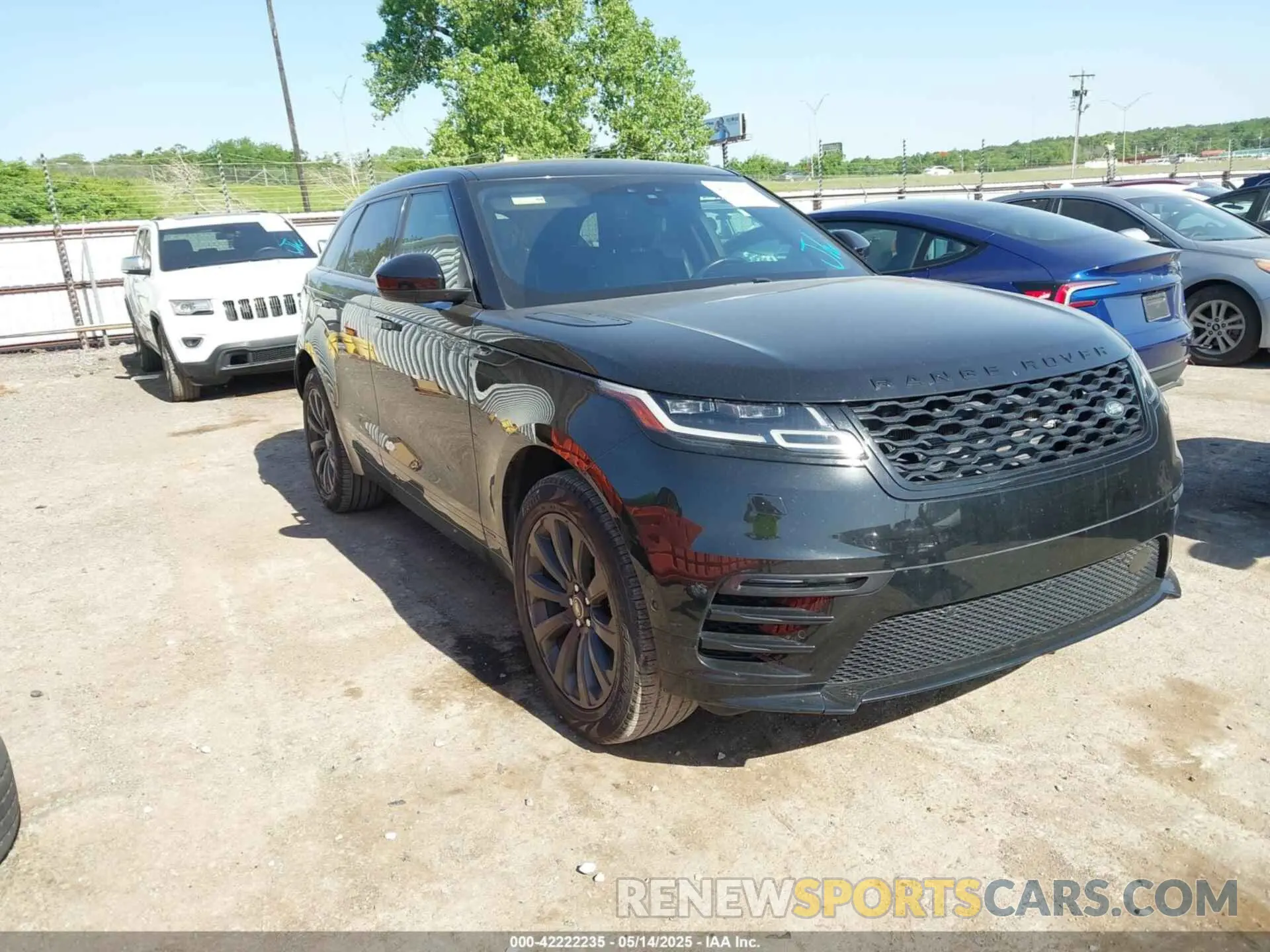 1 Photograph of a damaged car SALYL2EX6KA791605 LAND ROVER RANGE ROVER VELAR 2019