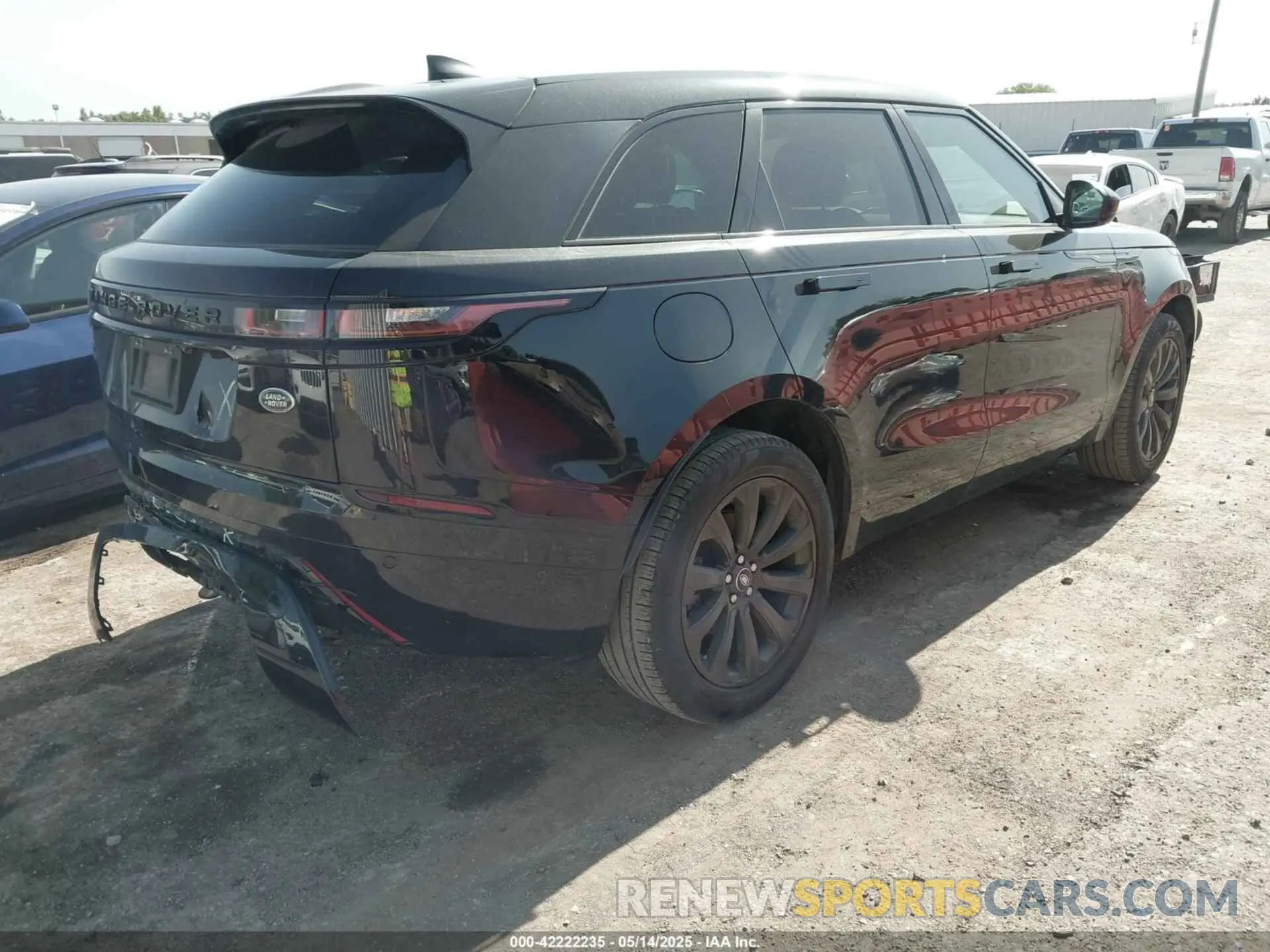 4 Photograph of a damaged car SALYL2EX6KA791605 LAND ROVER RANGE ROVER VELAR 2019