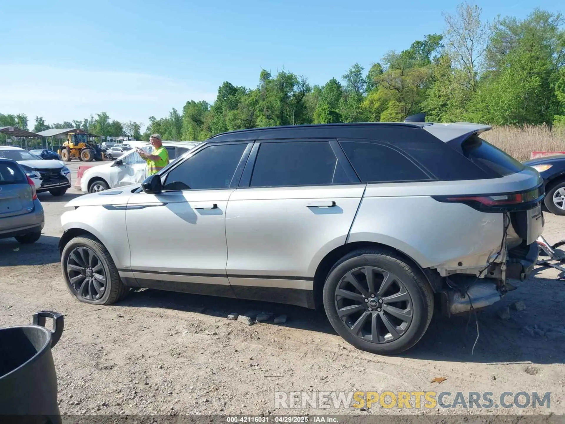 15 Photograph of a damaged car SALYL2EX7KA780581 LAND ROVER RANGE ROVER VELAR 2019