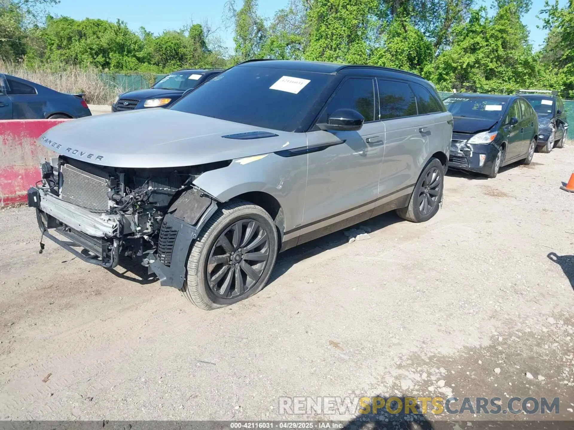 2 Photograph of a damaged car SALYL2EX7KA780581 LAND ROVER RANGE ROVER VELAR 2019