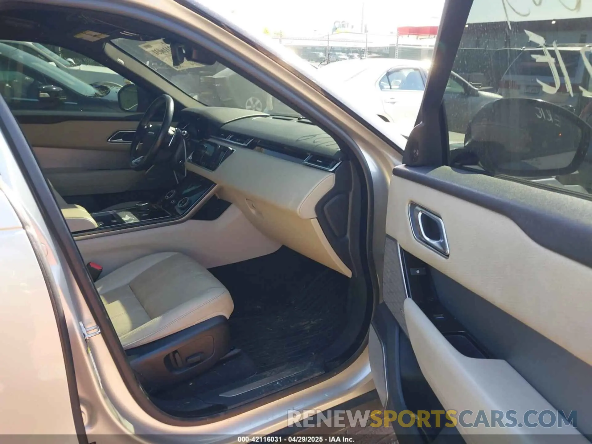 5 Photograph of a damaged car SALYL2EX7KA780581 LAND ROVER RANGE ROVER VELAR 2019