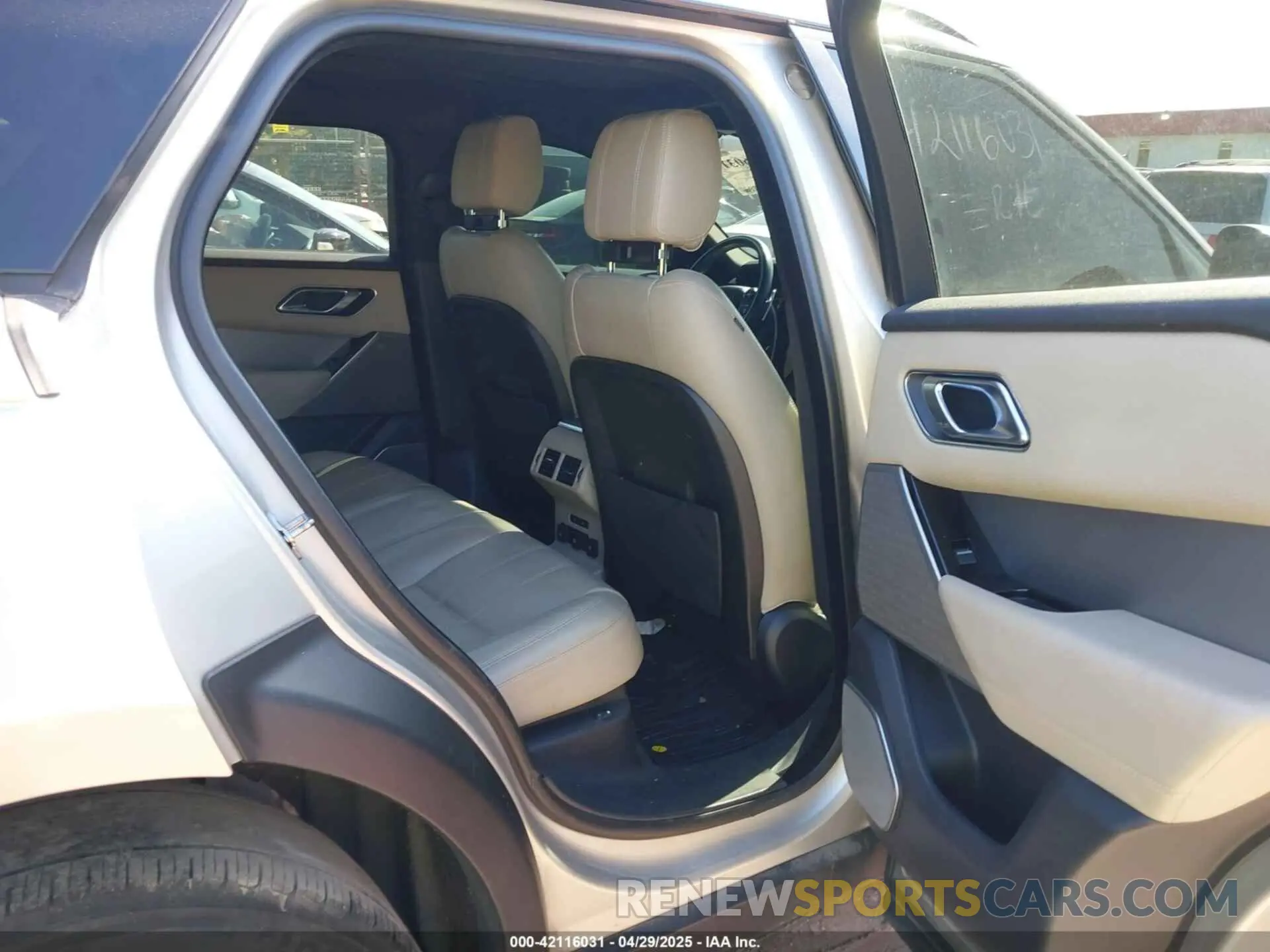 8 Photograph of a damaged car SALYL2EX7KA780581 LAND ROVER RANGE ROVER VELAR 2019