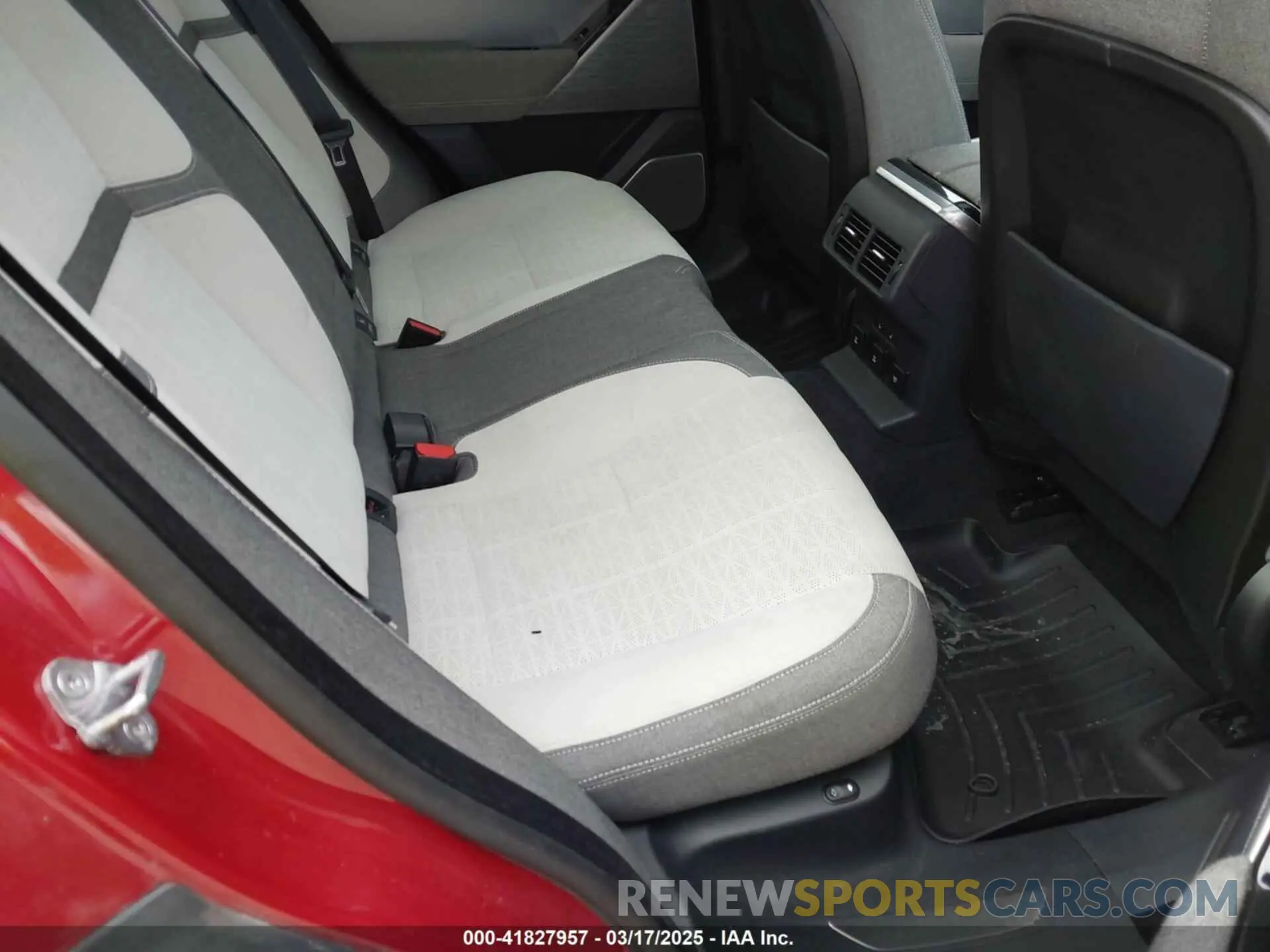 8 Photograph of a damaged car SALYL2EX8KA783134 LAND ROVER RANGE ROVER VELAR 2019