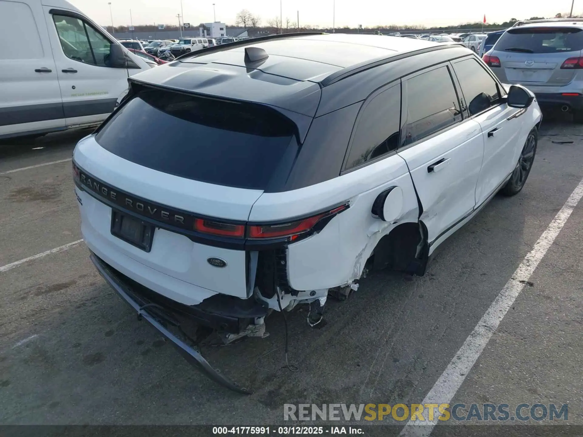 4 Photograph of a damaged car SALYL2EX9KA782364 LAND ROVER RANGE ROVER VELAR 2019