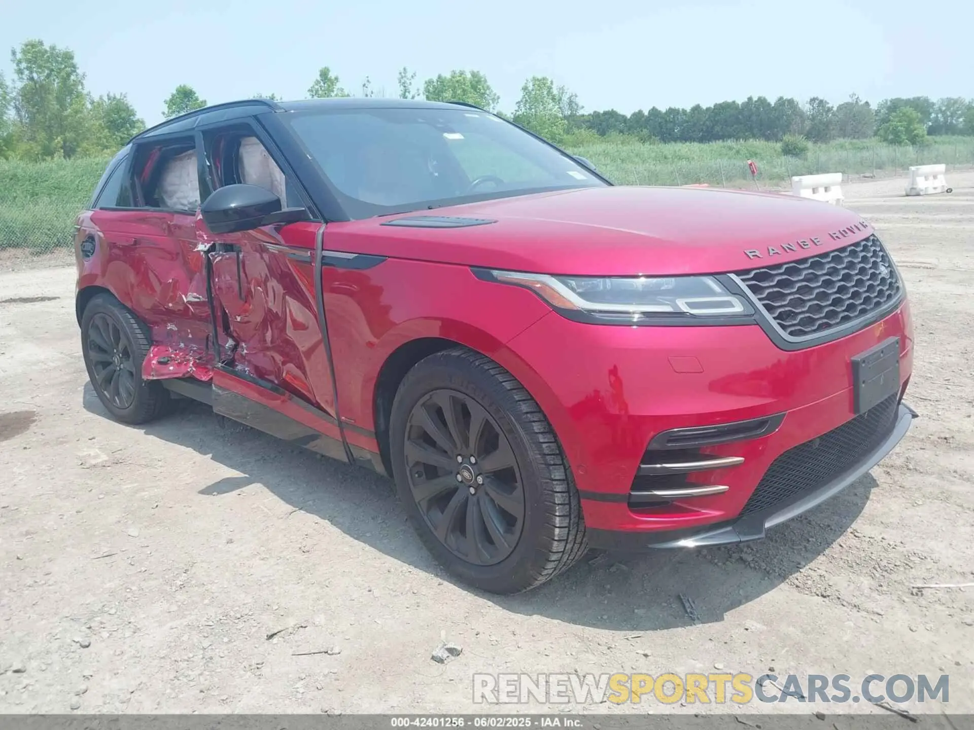1 Photograph of a damaged car SALYL2EXXKA217539 LAND ROVER RANGE ROVER VELAR 2019