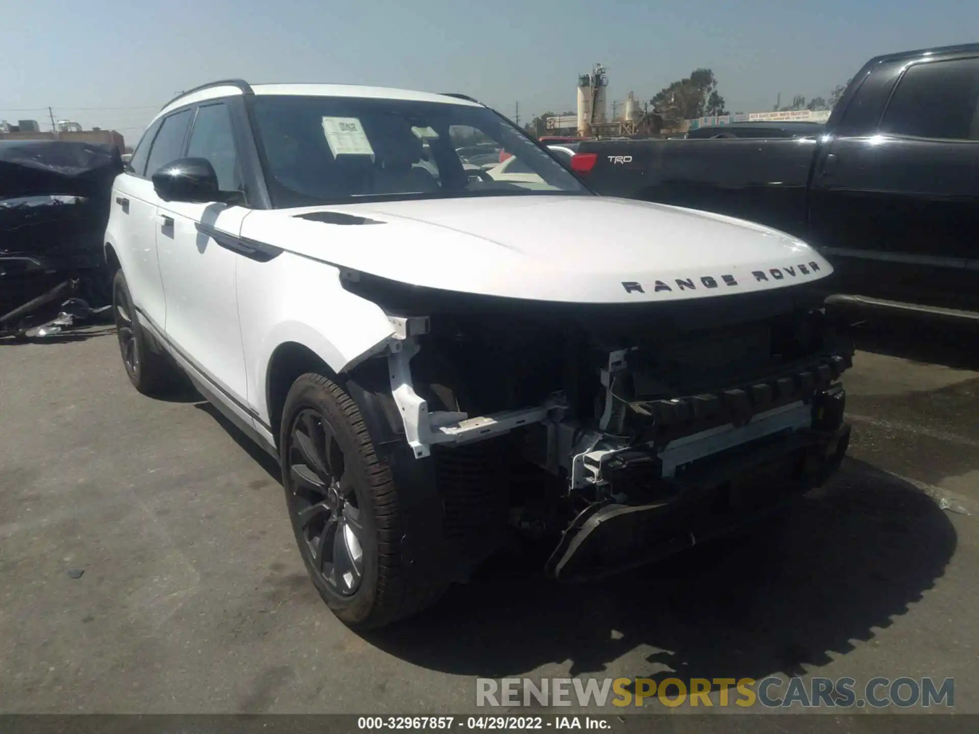 1 Photograph of a damaged car SALYL2FV3KA225513 LAND ROVER RANGE ROVER VELAR 2019