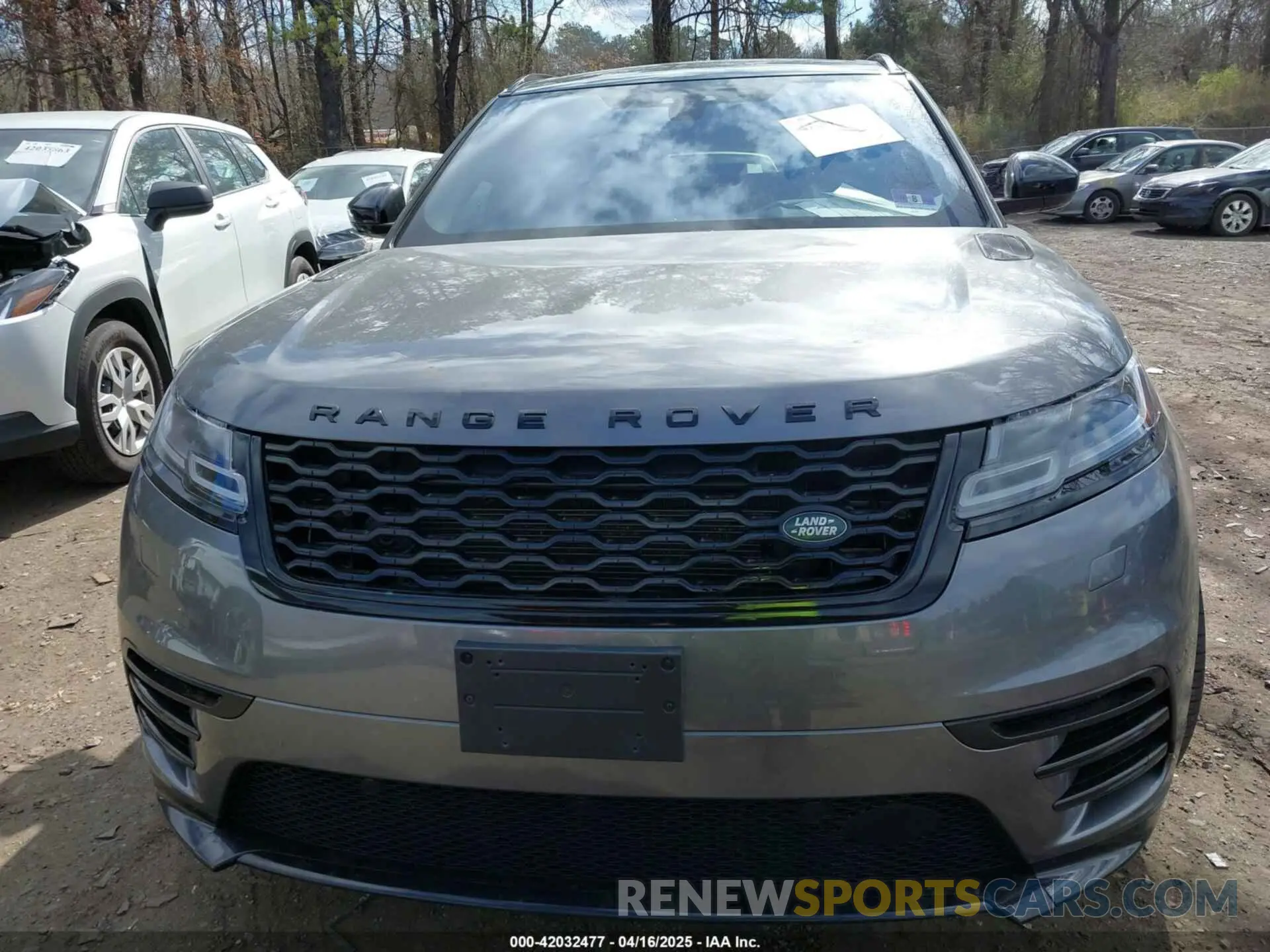 12 Photograph of a damaged car SALYL2FV3KA226306 LAND ROVER RANGE ROVER VELAR 2019