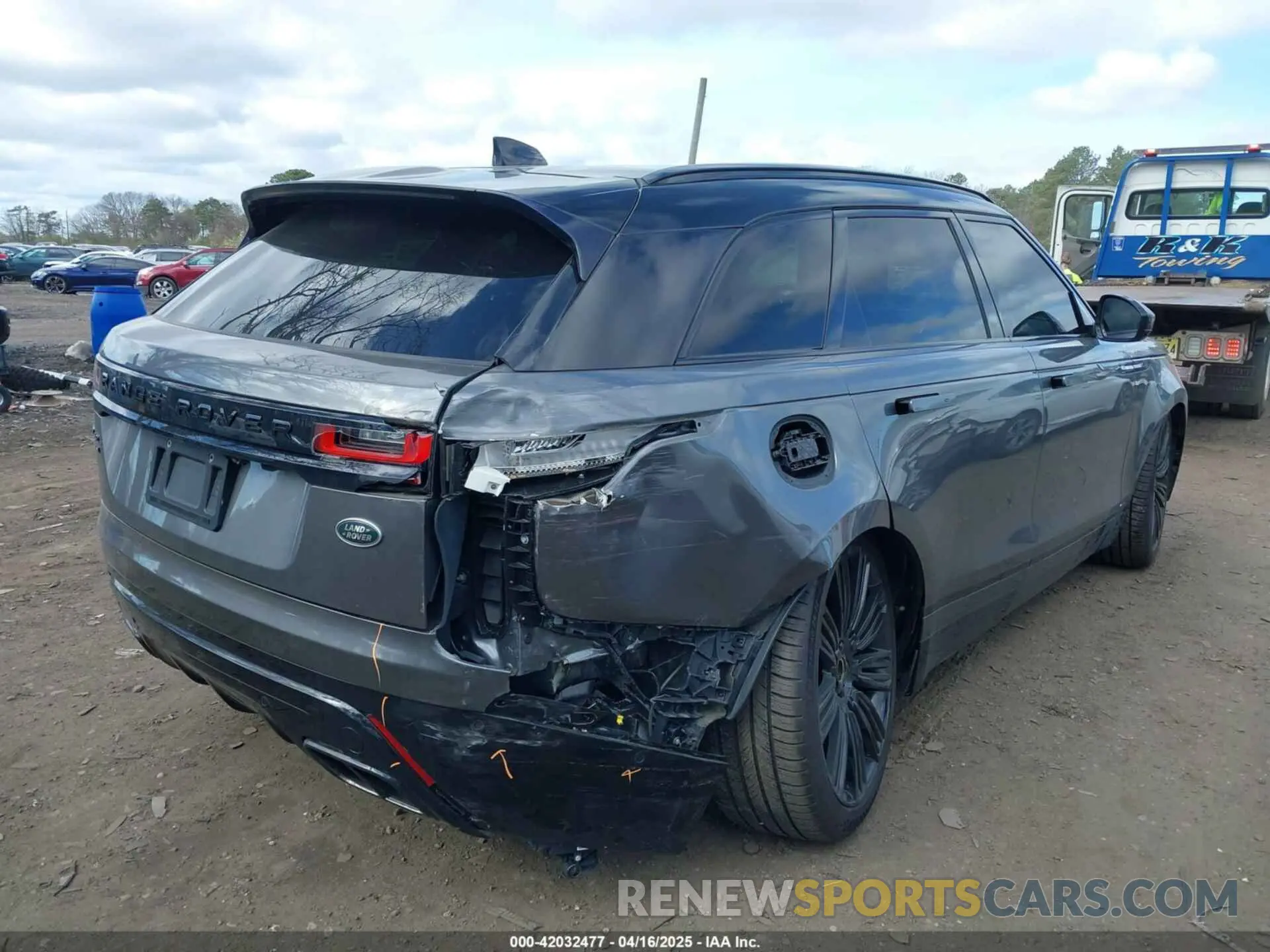 6 Photograph of a damaged car SALYL2FV3KA226306 LAND ROVER RANGE ROVER VELAR 2019