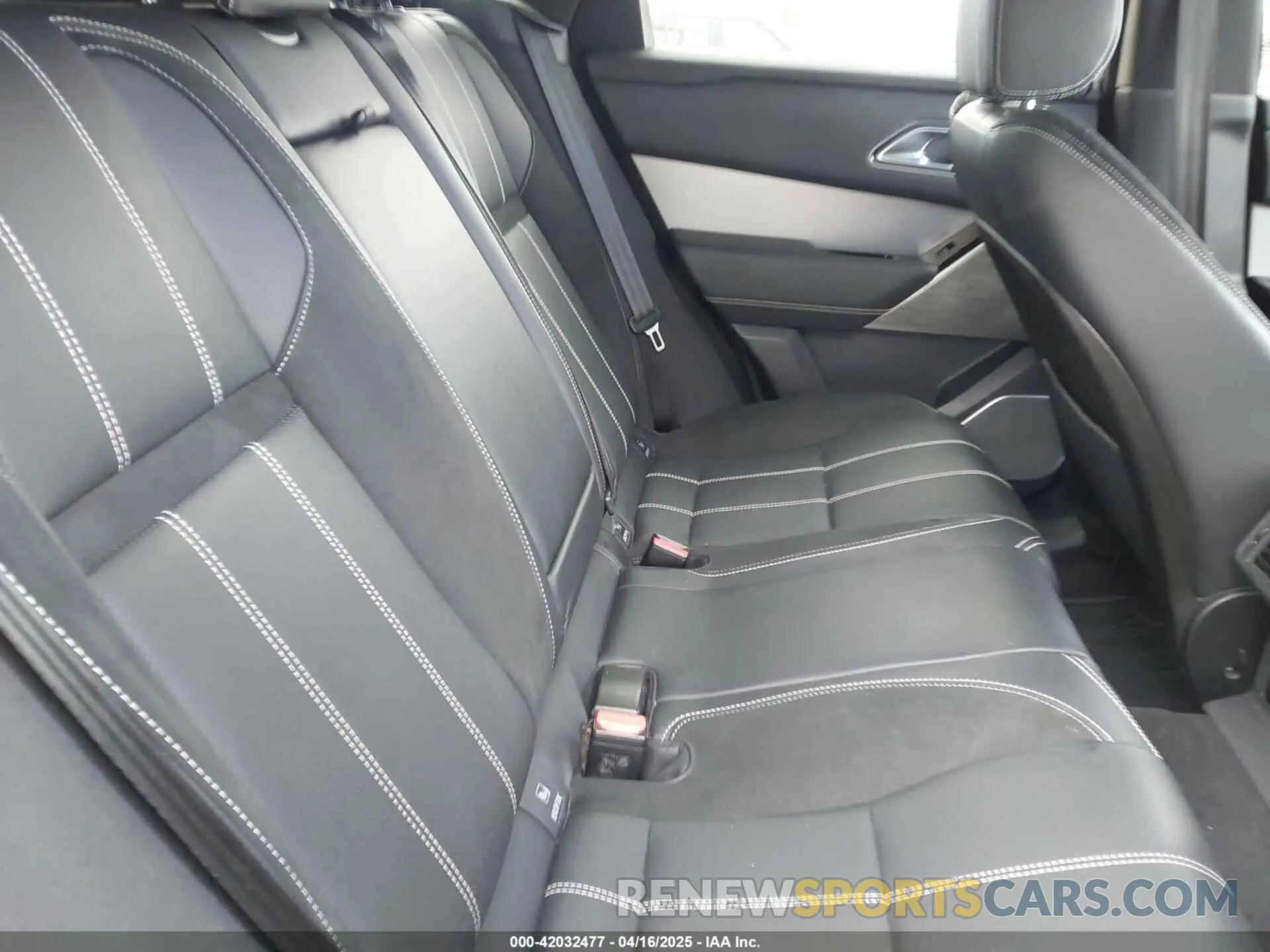 8 Photograph of a damaged car SALYL2FV3KA226306 LAND ROVER RANGE ROVER VELAR 2019