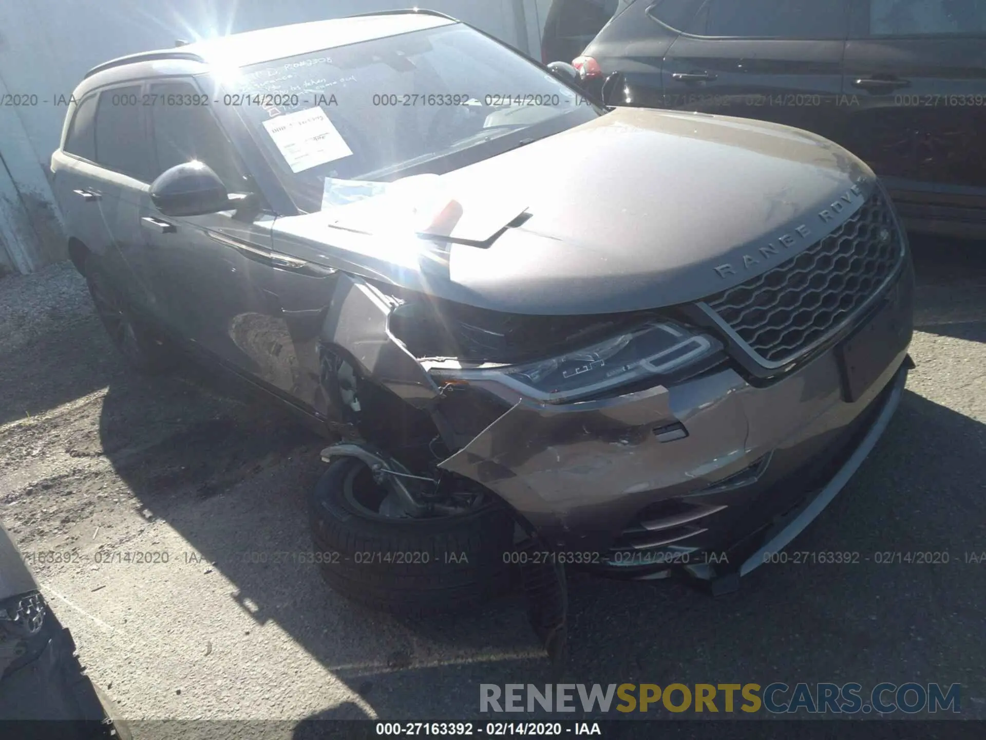 1 Photograph of a damaged car SALYL2FV6KA211105 LAND ROVER RANGE ROVER VELAR 2019