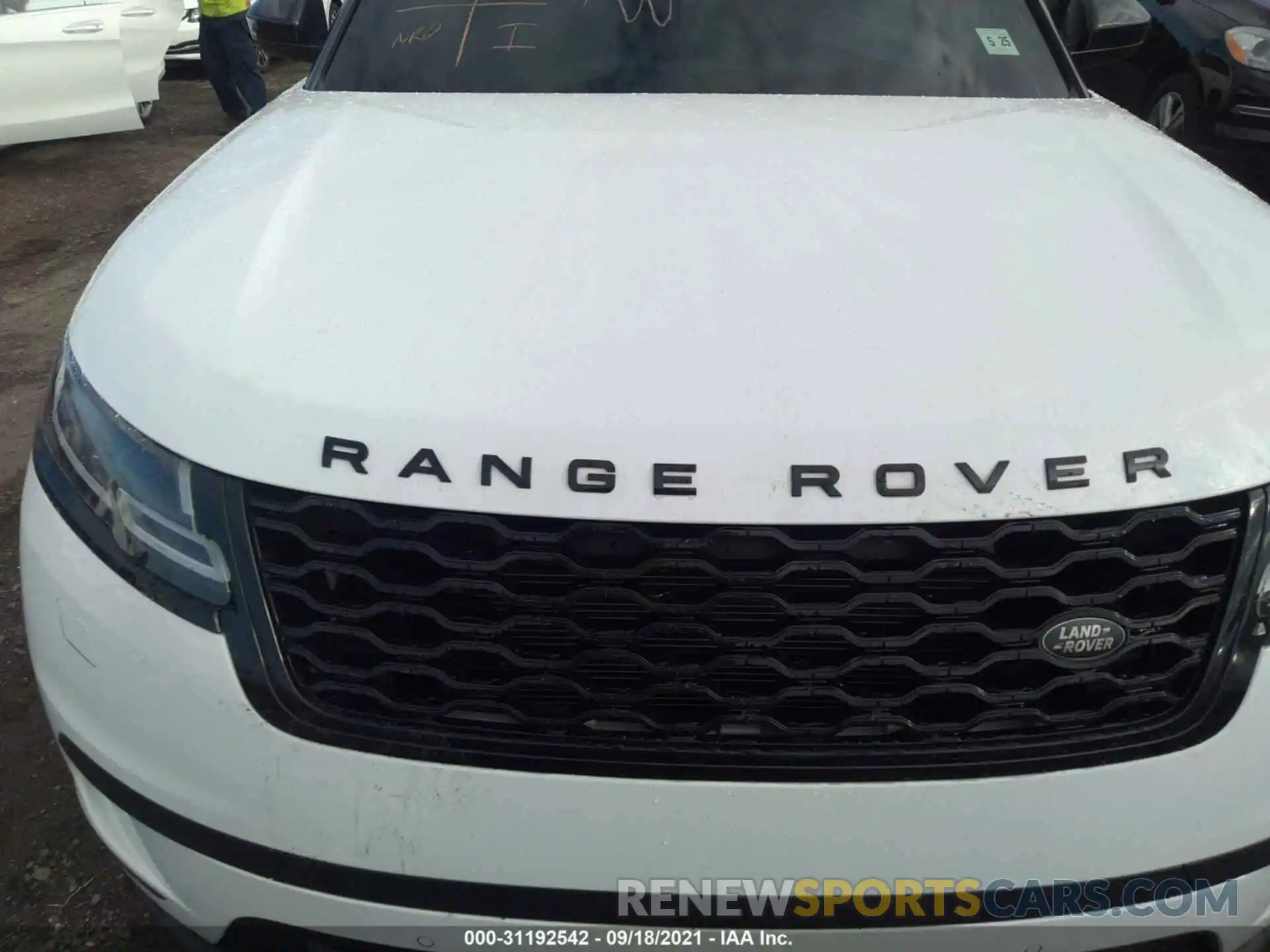 6 Photograph of a damaged car SALYB2EX0LA278001 LAND ROVER RANGE ROVER VELAR 2020