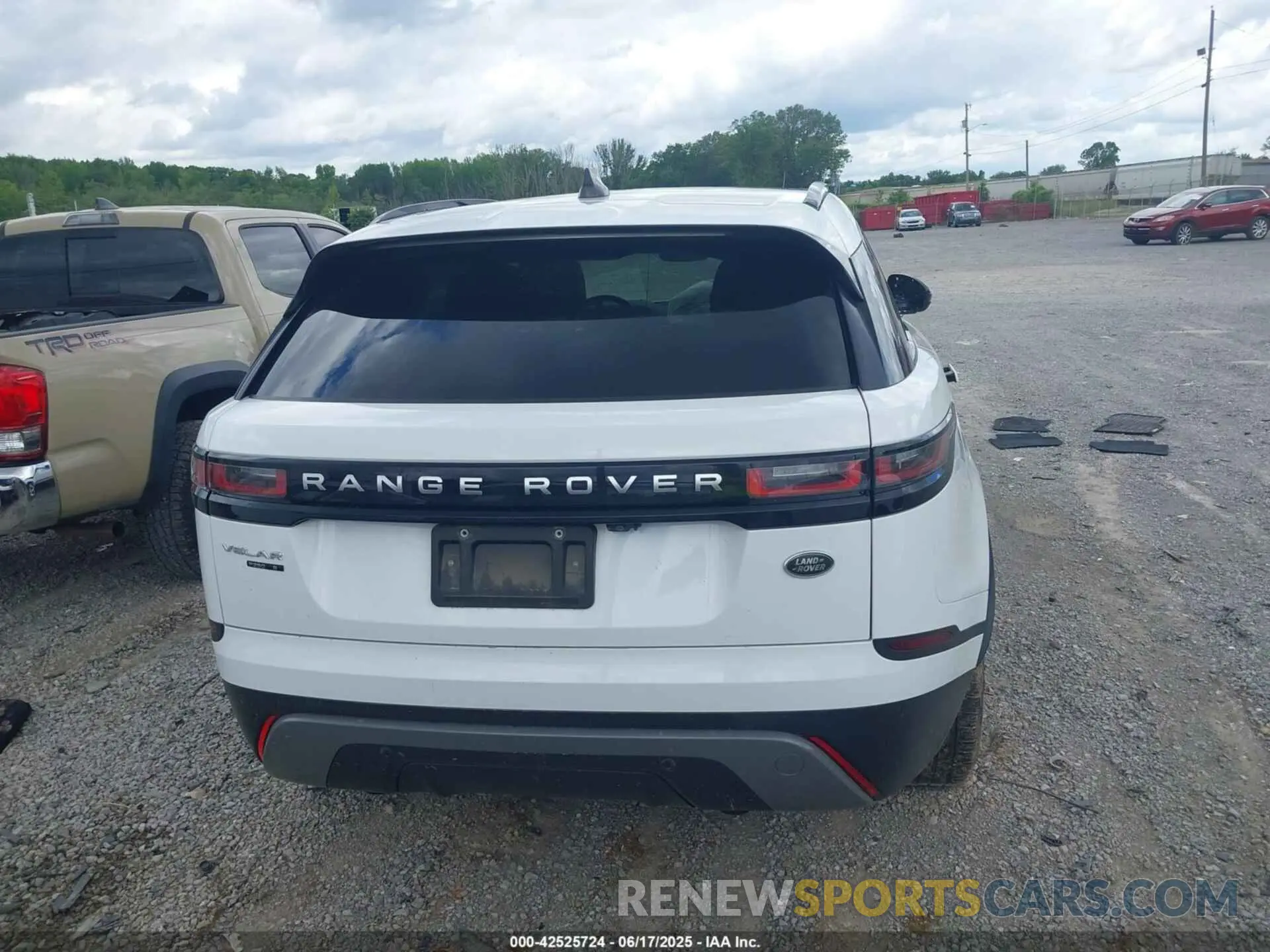 15 Photograph of a damaged car SALYB2EX2LA256971 LAND ROVER RANGE ROVER VELAR 2020