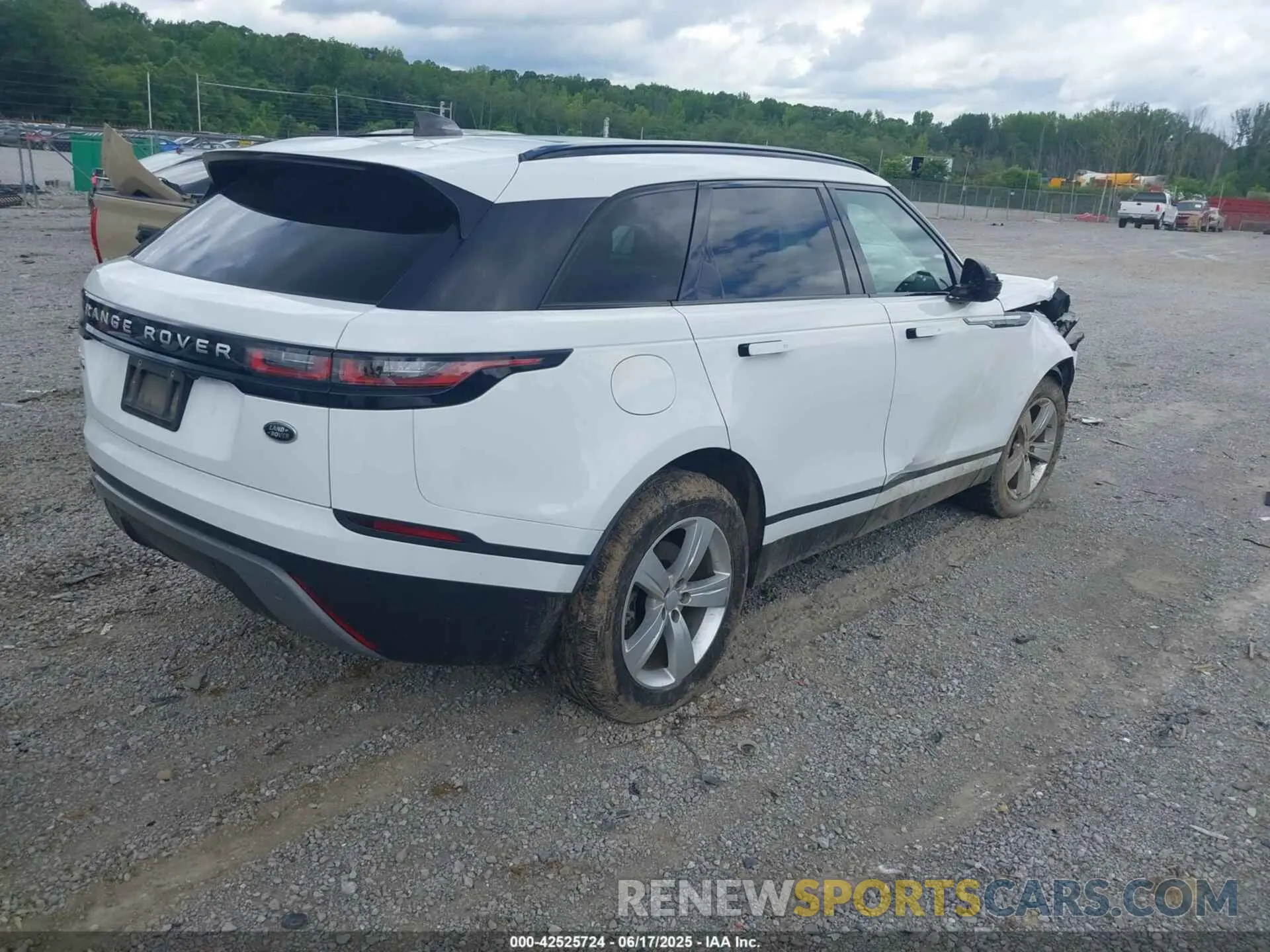 4 Photograph of a damaged car SALYB2EX2LA256971 LAND ROVER RANGE ROVER VELAR 2020