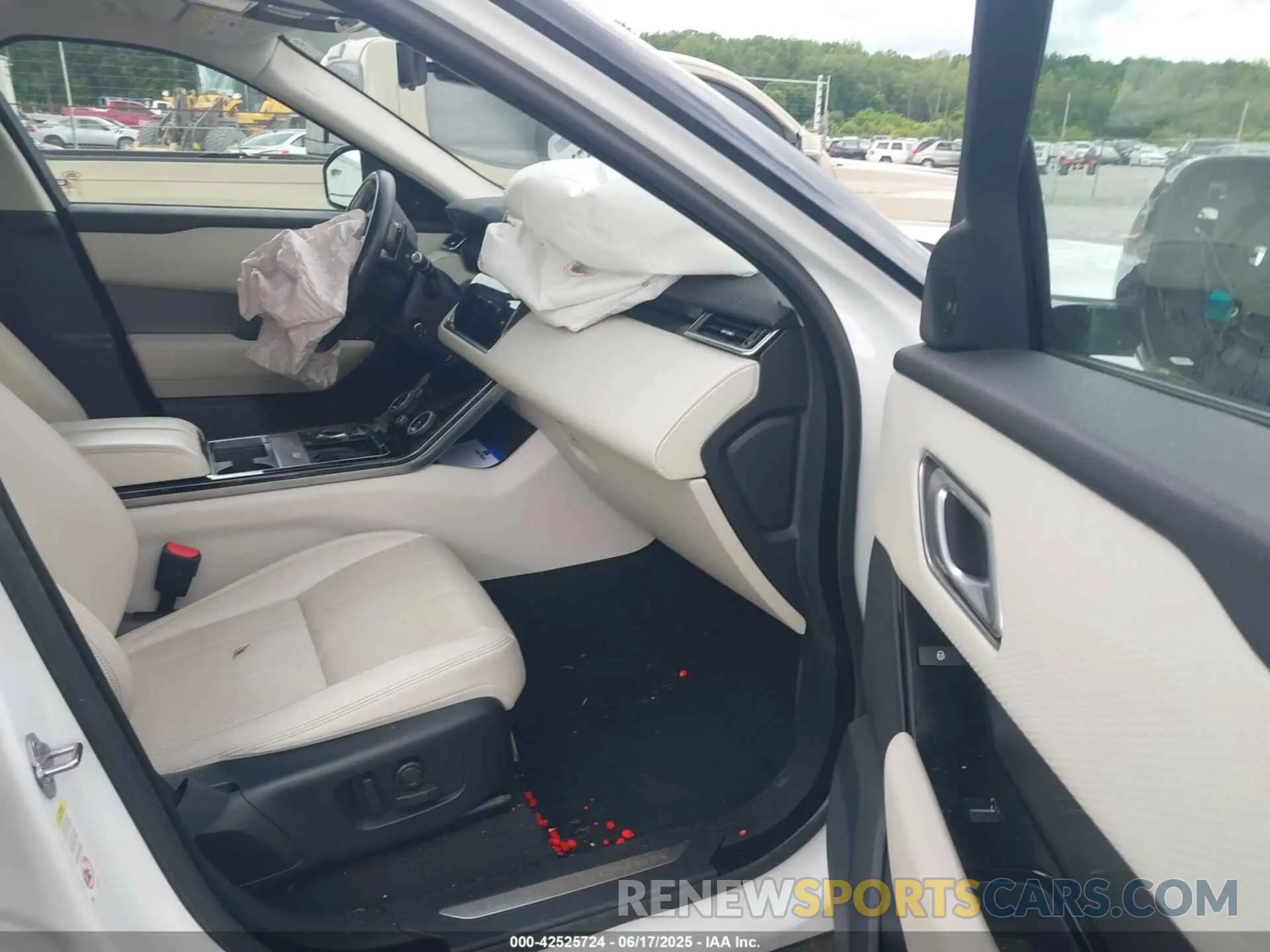 5 Photograph of a damaged car SALYB2EX2LA256971 LAND ROVER RANGE ROVER VELAR 2020