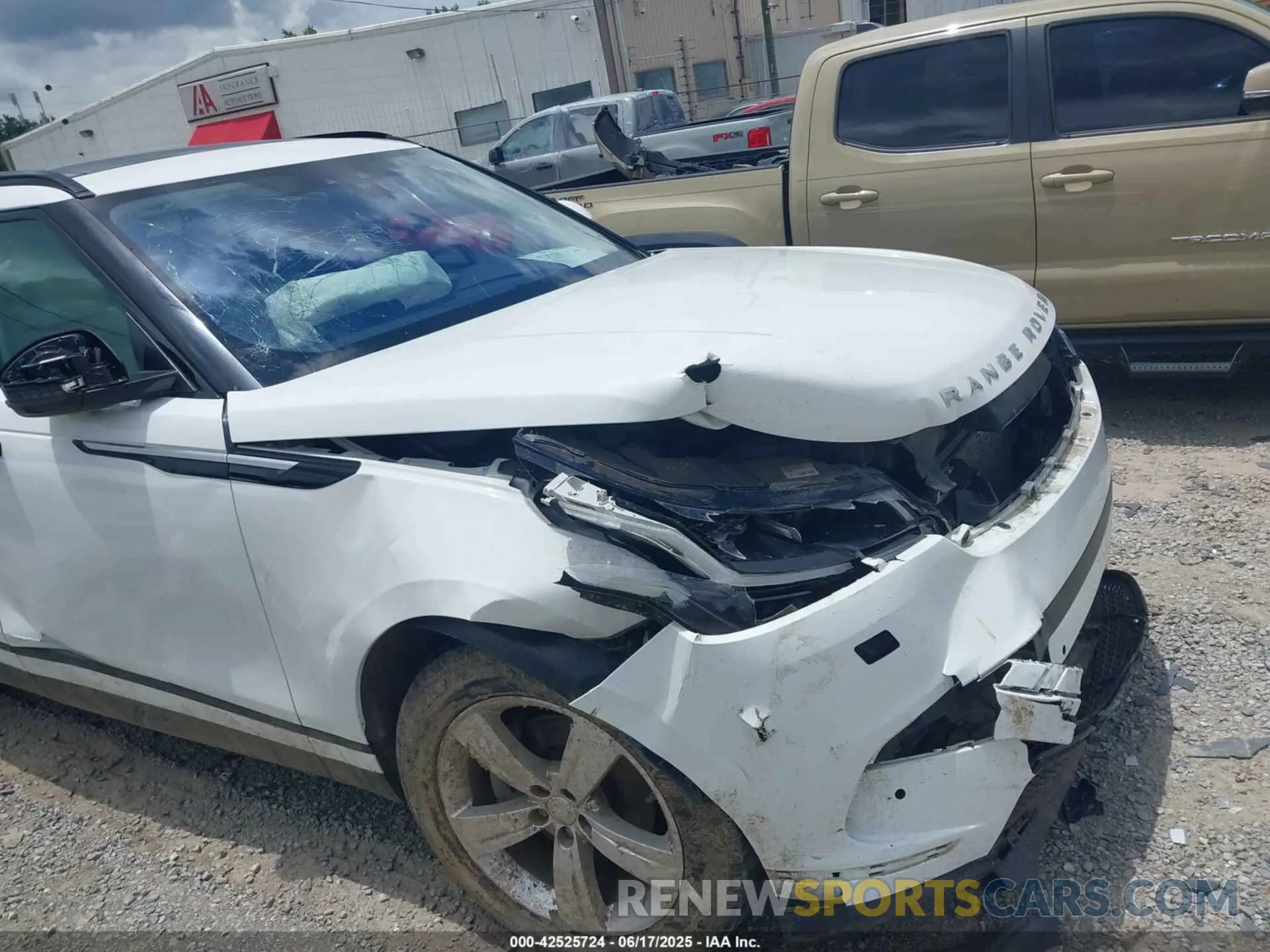 6 Photograph of a damaged car SALYB2EX2LA256971 LAND ROVER RANGE ROVER VELAR 2020