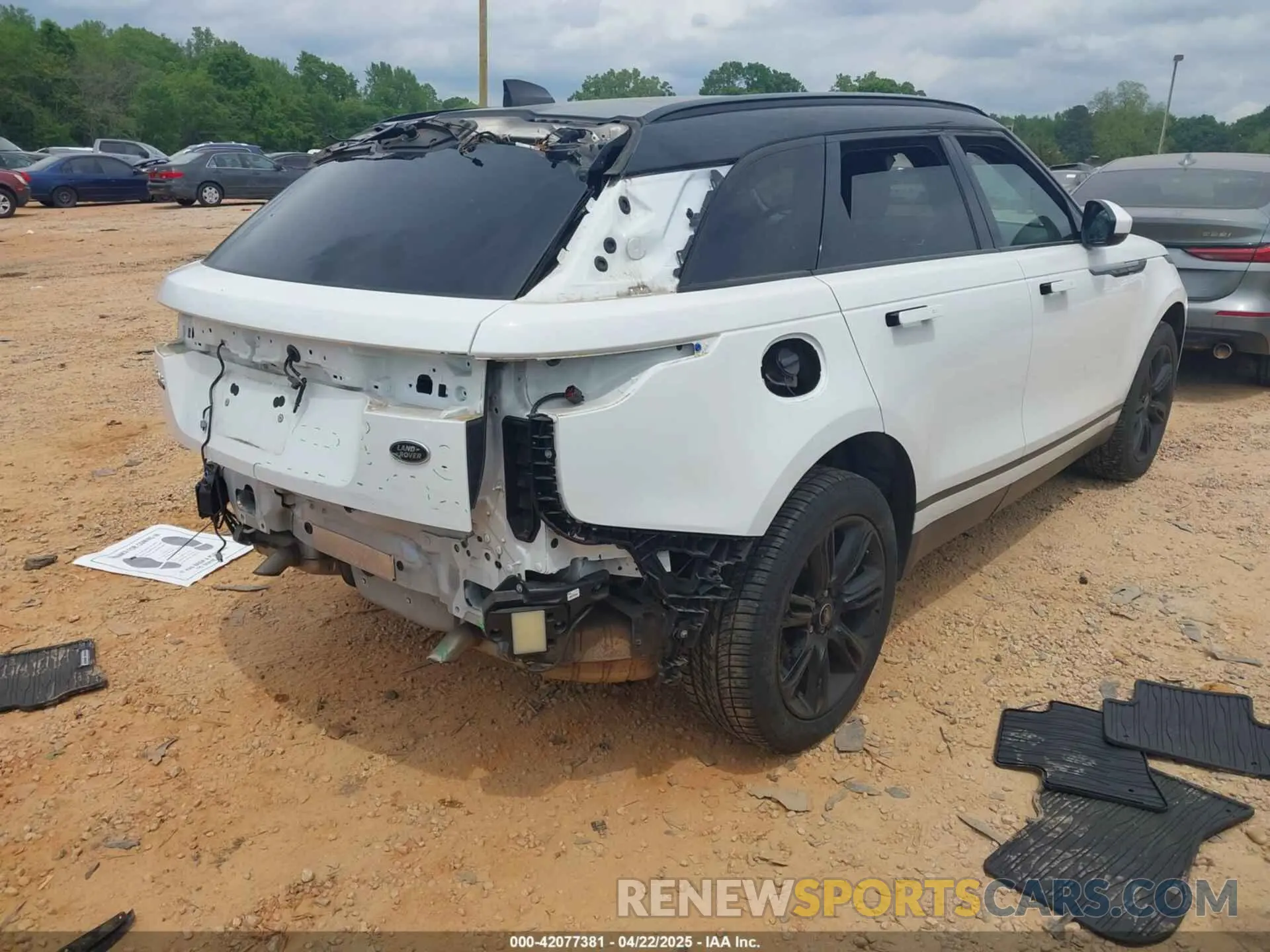 4 Photograph of a damaged car SALYB2EX3LA292863 LAND ROVER RANGE ROVER VELAR 2020