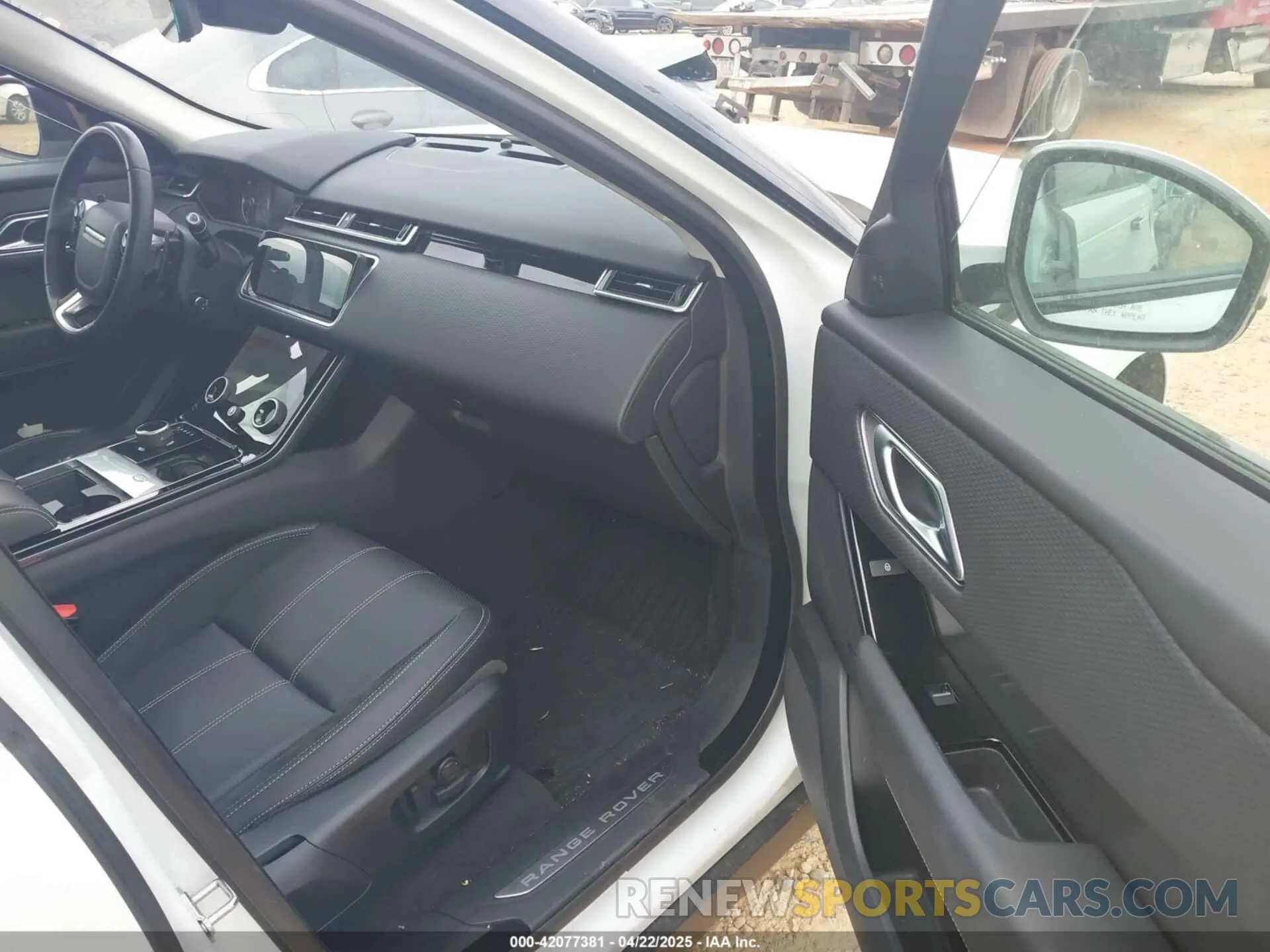 5 Photograph of a damaged car SALYB2EX3LA292863 LAND ROVER RANGE ROVER VELAR 2020